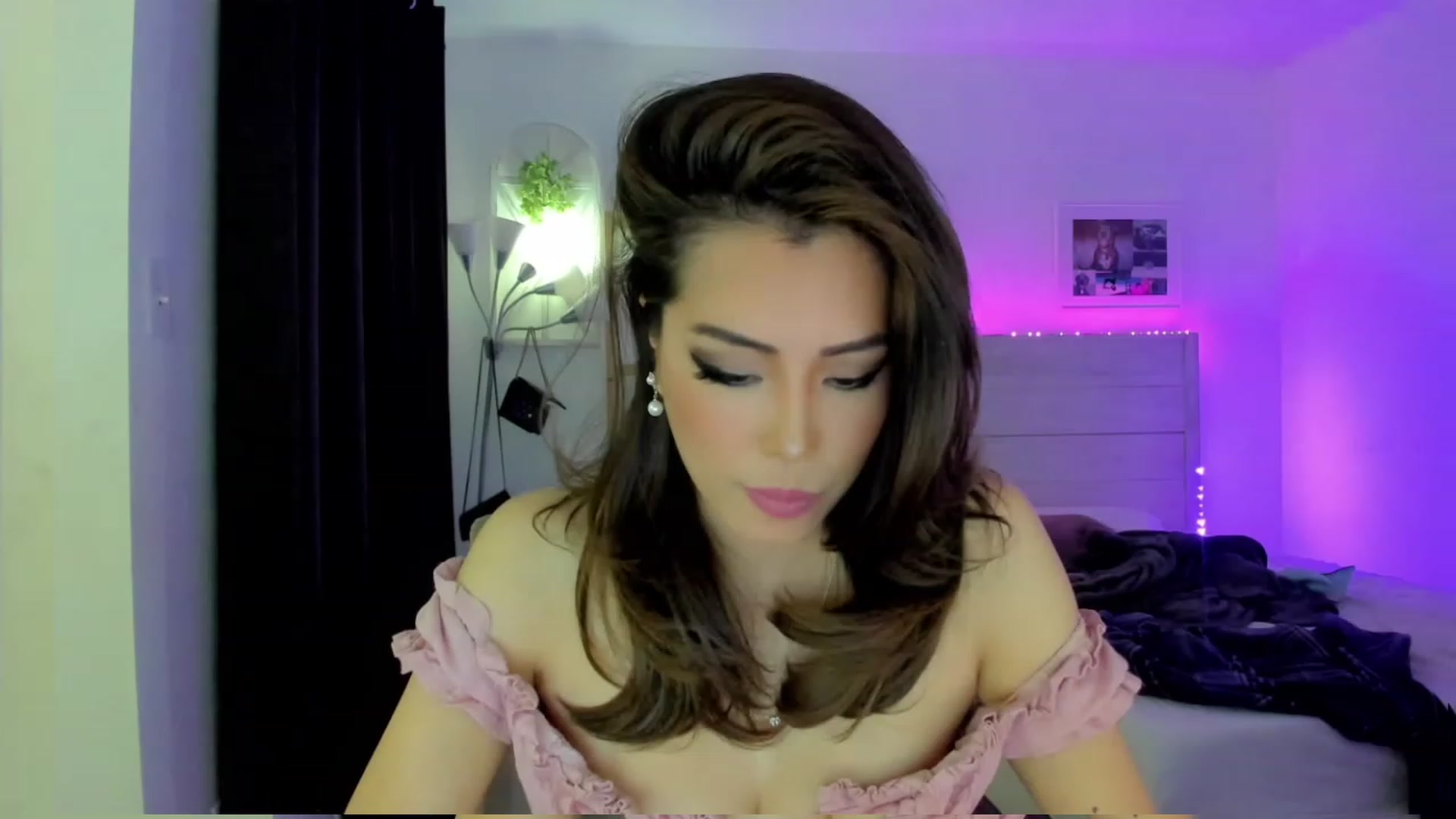 Gallery image thumbnail from Bunni_'s myfreecams stream on, 04/15/2023, 07:39 image 17 of 20