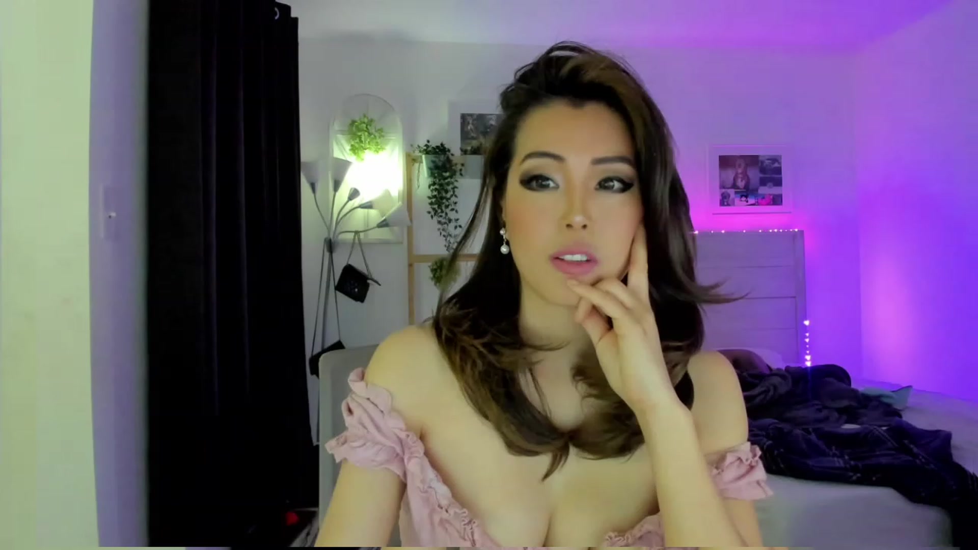 Gallery image thumbnail from Bunni_'s myfreecams stream on, 04/15/2023, 07:39 image 13 of 20