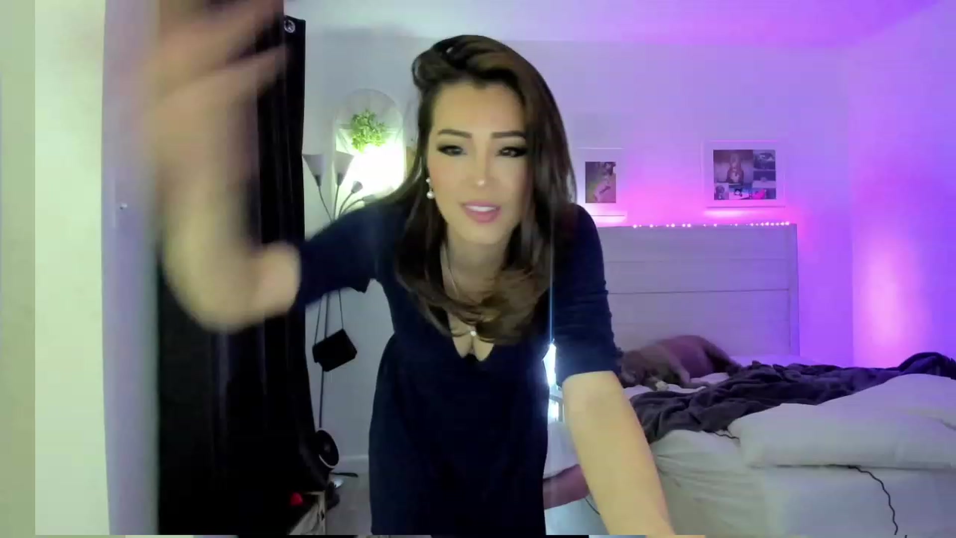 Gallery image thumbnail from Bunni_'s myfreecams stream on, 04/16/2023, 06:40 image 10 of 20