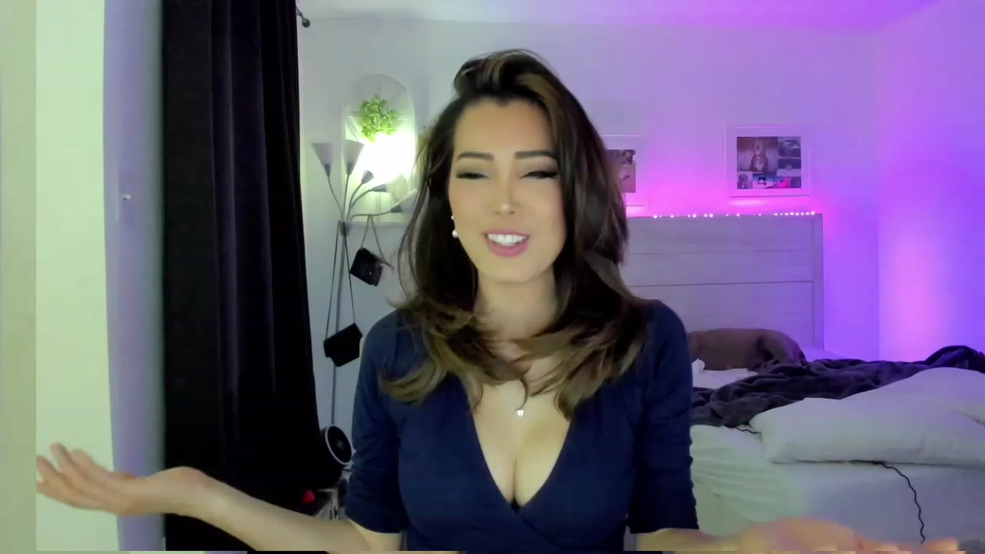 Gallery image thumbnail from Bunni_'s myfreecams stream on, 04/16/2023, 06:40 image 17 of 20