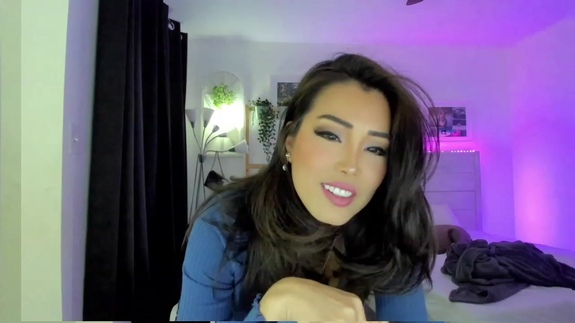 Gallery image thumbnail from Bunni_'s myfreecams stream on, 04/18/2023, 06:34 image 1 of 20