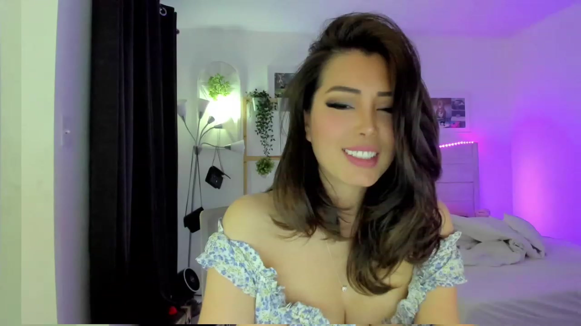 Gallery image thumbnail from Bunni_'s myfreecams stream on, 04/20/2023, 06:25 image 20 of 20