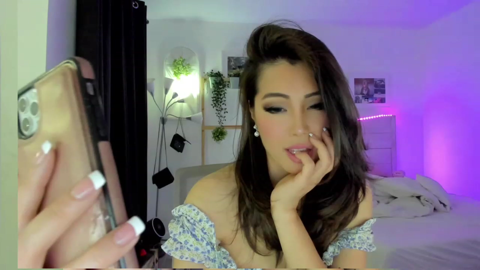 Gallery image thumbnail from Bunni_'s myfreecams stream on, 04/20/2023, 06:25 image 15 of 20