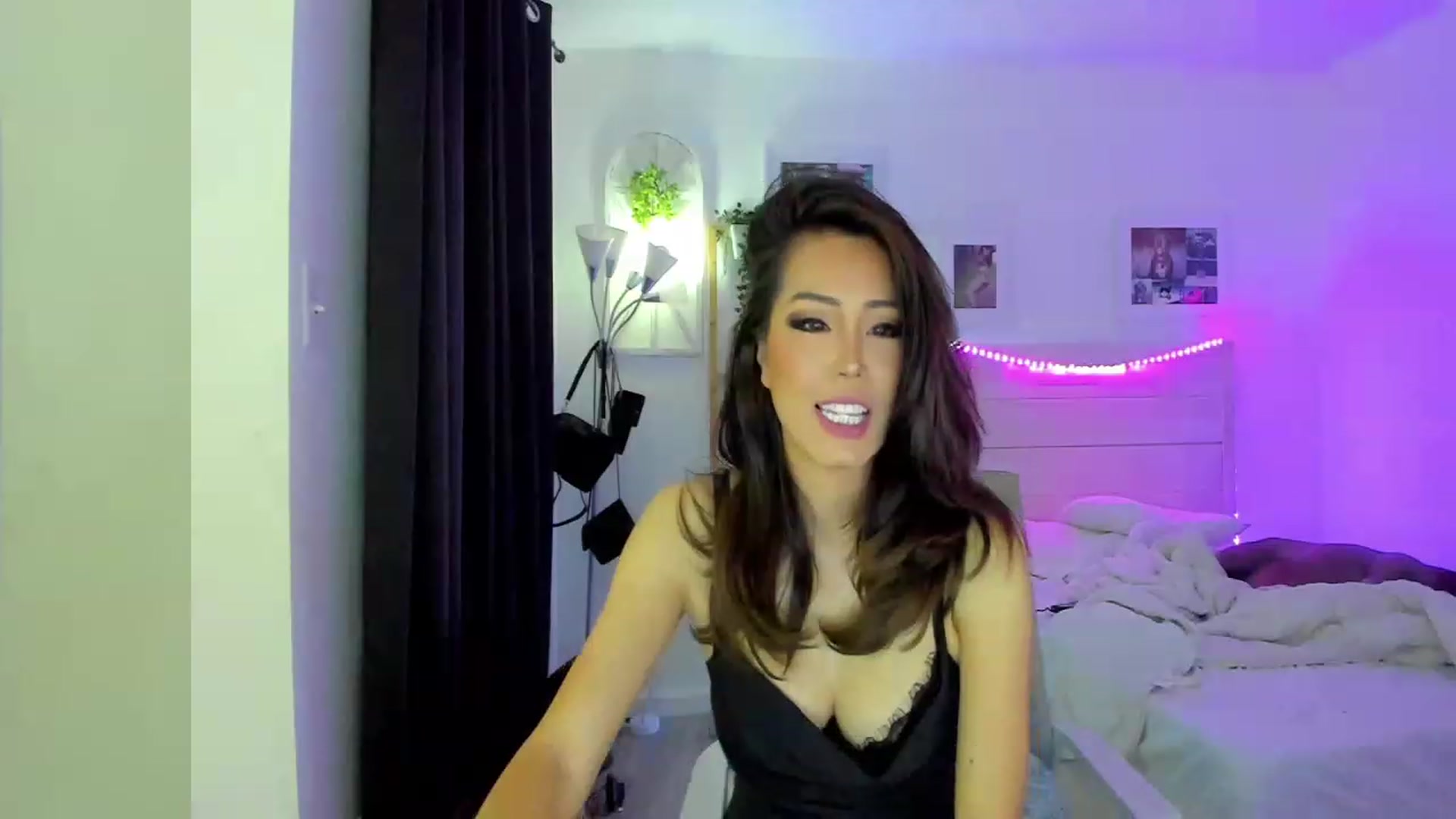 Gallery image thumbnail from Bunni_'s myfreecams stream on, 04/23/2023, 07:31 image 14 of 20