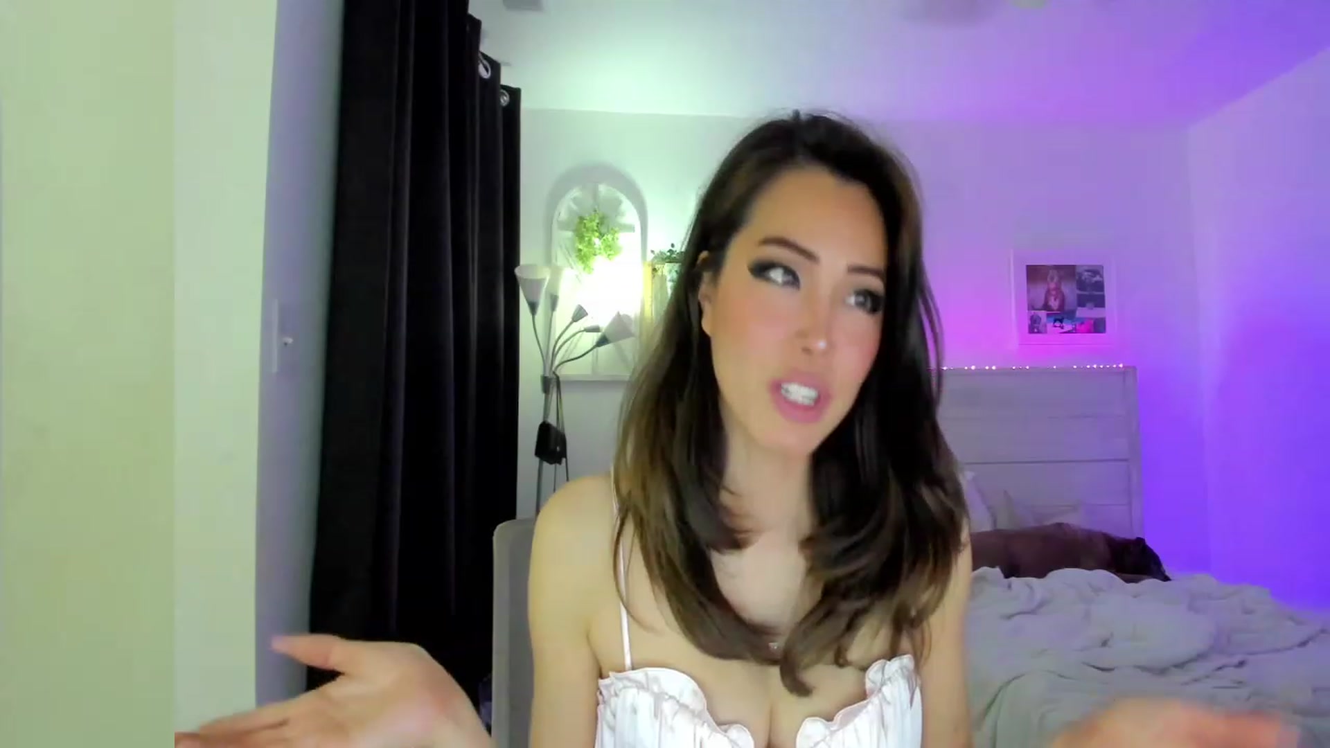 Gallery image thumbnail from Bunni_'s myfreecams stream on, 05/06/2023, 07:08 image 11 of 20