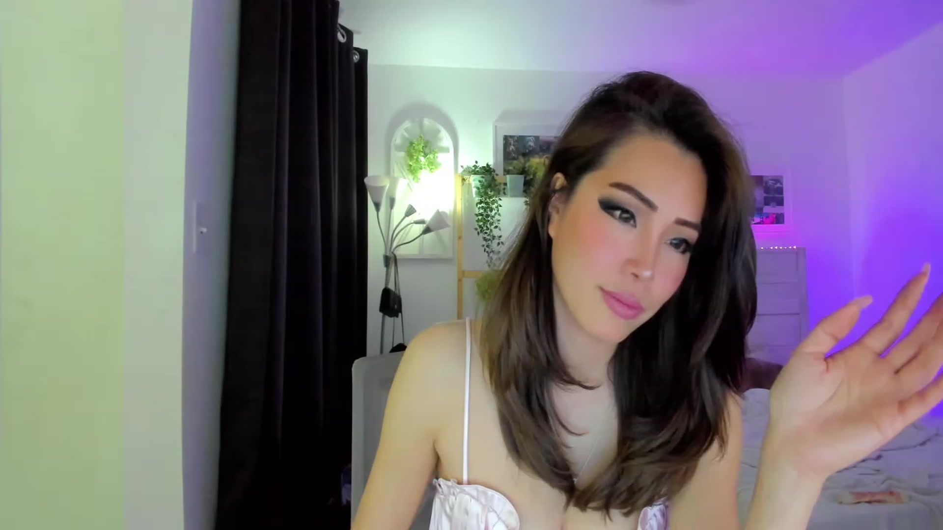 Gallery image thumbnail from Bunni_'s myfreecams stream on, 05/06/2023, 07:08 image 13 of 20