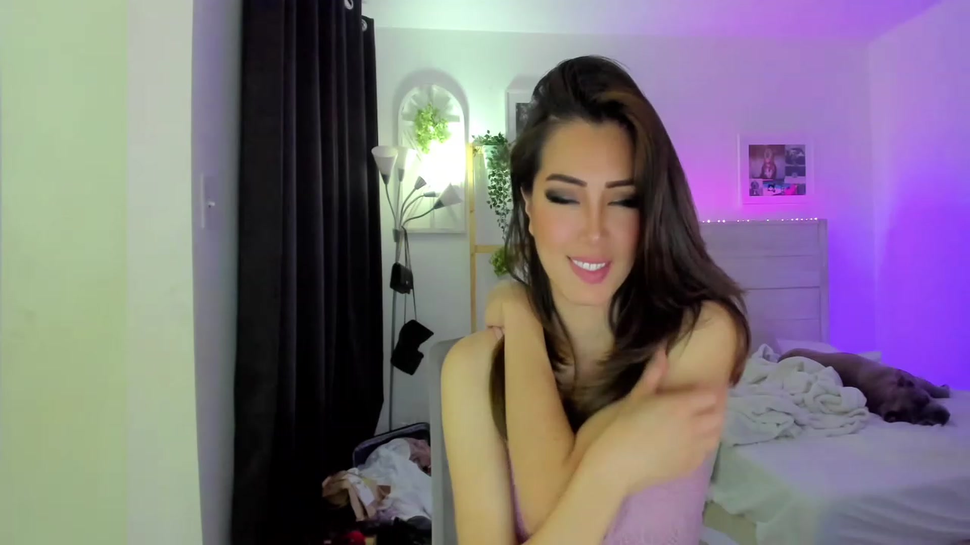 Gallery image thumbnail from Bunni_'s myfreecams stream on, 05/07/2023, 06:06 image 16 of 20