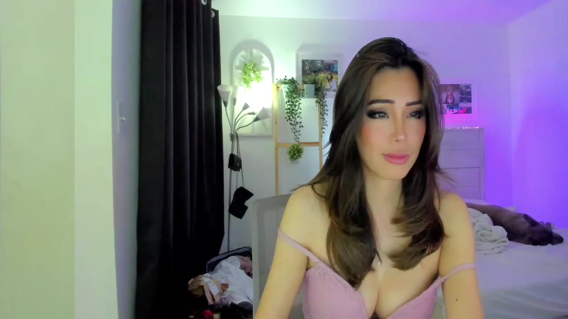 Gallery image thumbnail from Bunni_'s myfreecams stream on, 05/07/2023, 06:06 image 10 of 20
