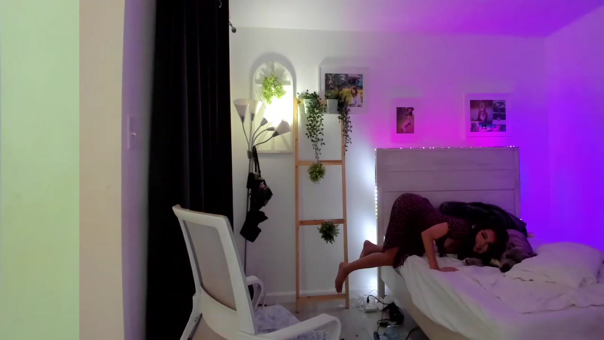 Gallery image thumbnail from Bunni_'s myfreecams stream on, 05/14/2023, 07:21 image 8 of 20