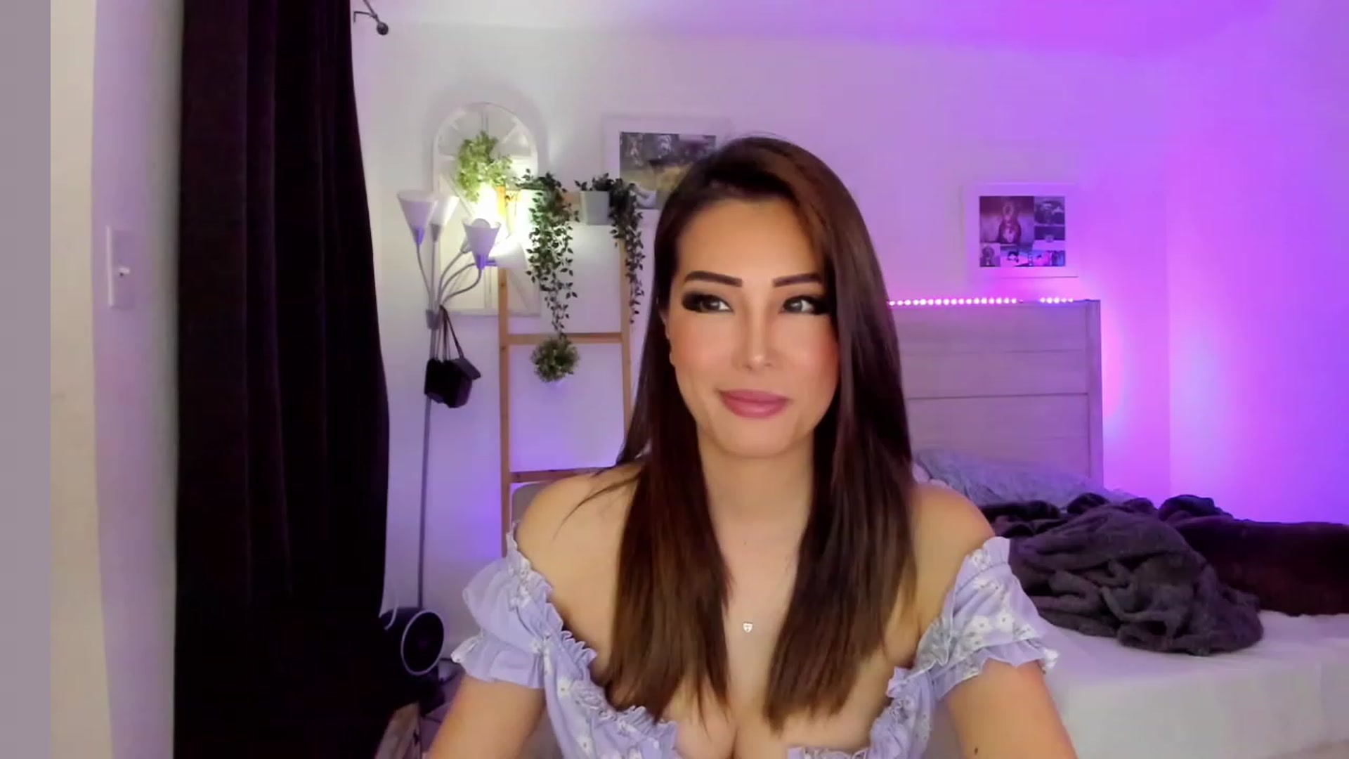 Gallery image thumbnail from Bunni_'s myfreecams stream on, 05/23/2023, 07:24 image 2 of 20