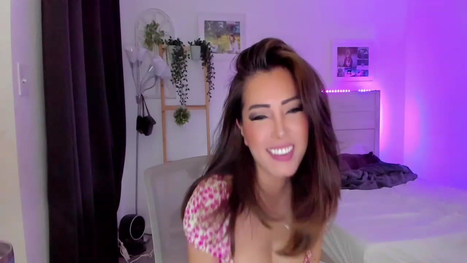 Gallery image thumbnail from Bunni_'s myfreecams stream on, 05/25/2023, 05:52 image 13 of 20