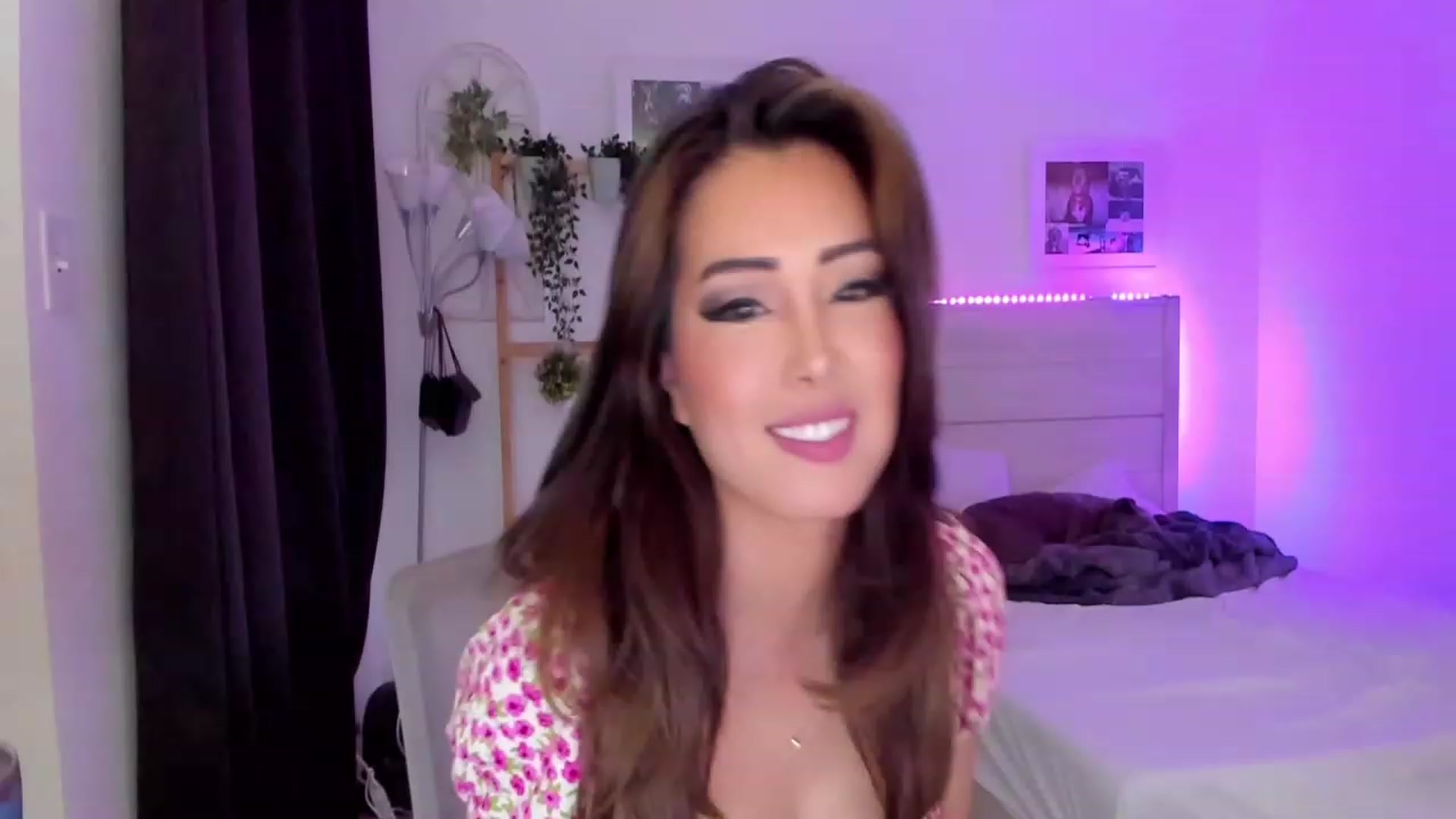 Gallery image thumbnail from Bunni_'s myfreecams stream on, 05/25/2023, 06:25 image 15 of 20