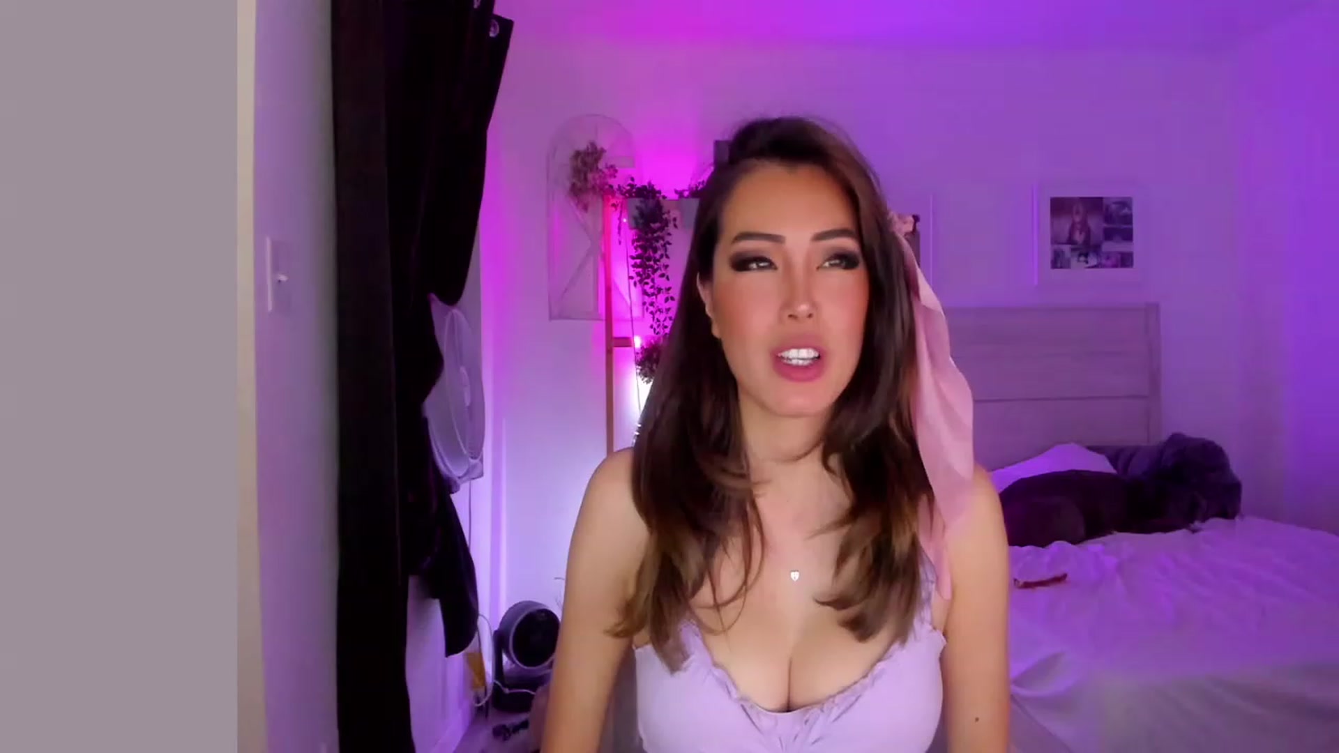 Gallery image thumbnail from Bunni_'s myfreecams stream on, 06/03/2023, 06:39 image 16 of 20