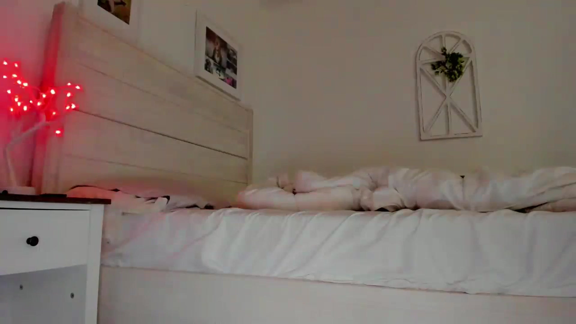 Gallery image thumbnail from Bunni_'s myfreecams stream on, 06/16/2023, 07:48 image 14 of 20