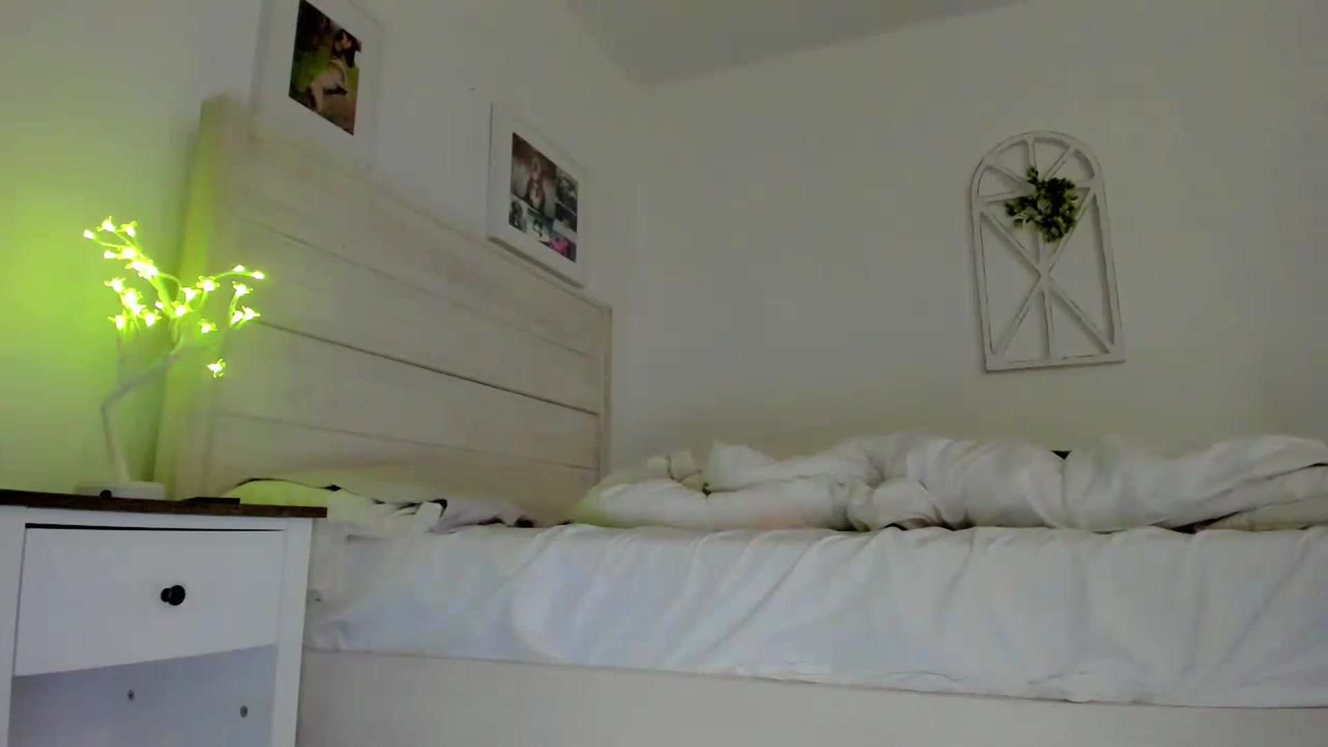 Gallery image thumbnail from Bunni_'s myfreecams stream on, 06/16/2023, 07:48 image 4 of 20