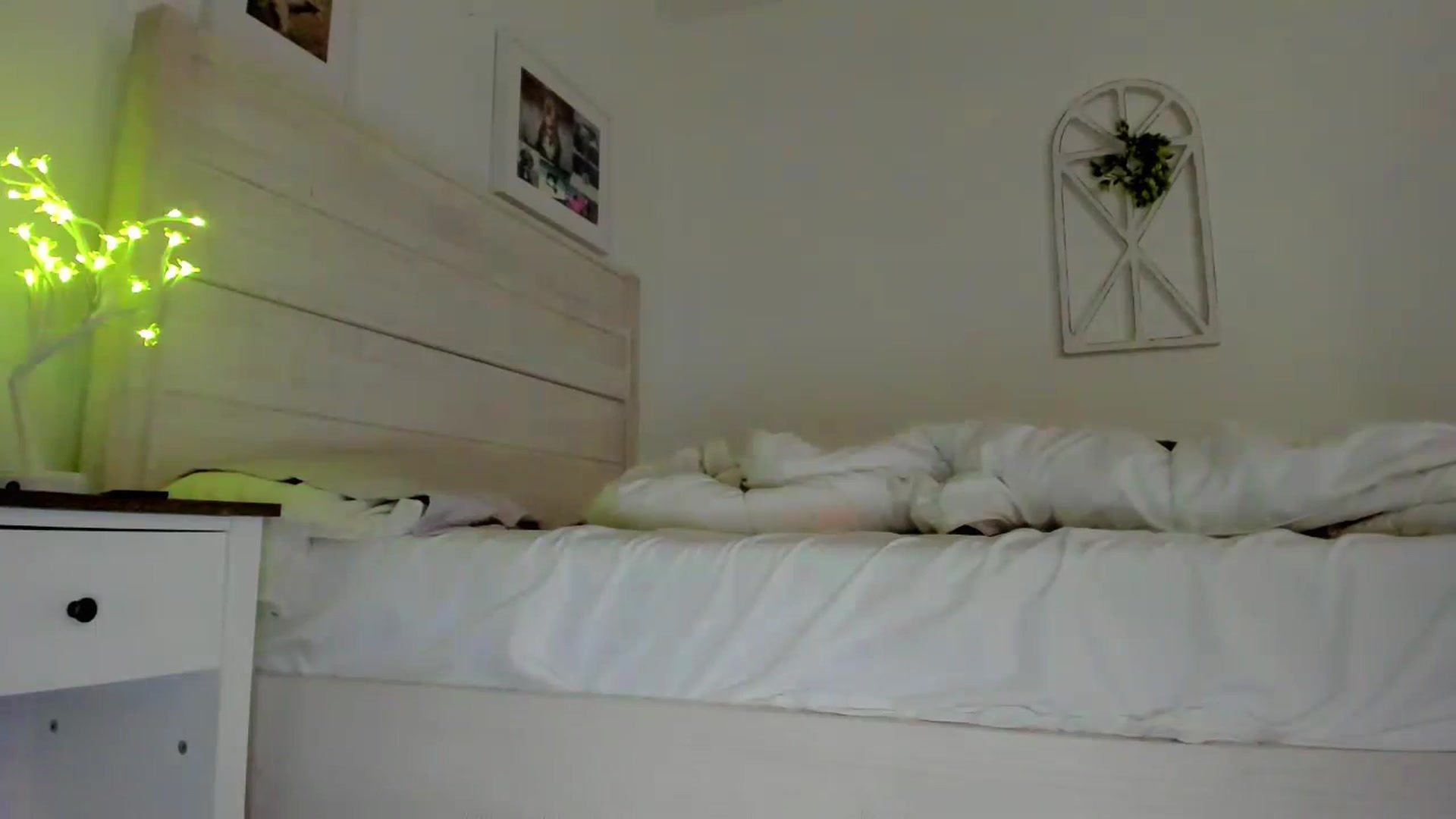 Gallery image thumbnail from Bunni_'s myfreecams stream on, 06/16/2023, 07:48 image 17 of 20