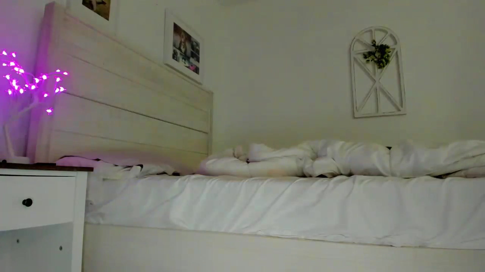 Gallery image thumbnail from Bunni_'s myfreecams stream on, 06/16/2023, 07:48 image 16 of 20