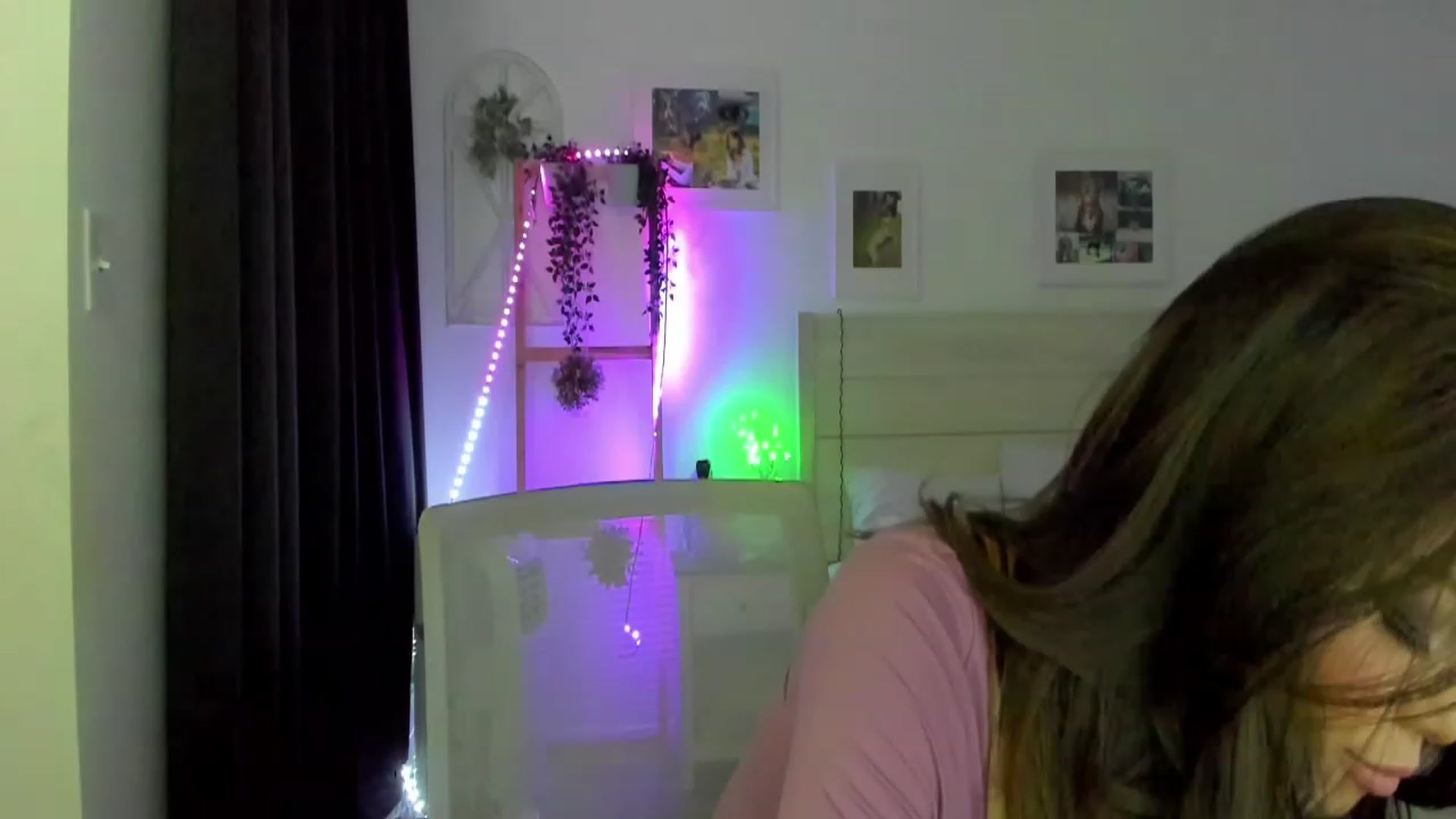 Gallery image thumbnail from Bunni_'s myfreecams stream on, 06/17/2023, 07:14 image 14 of 20