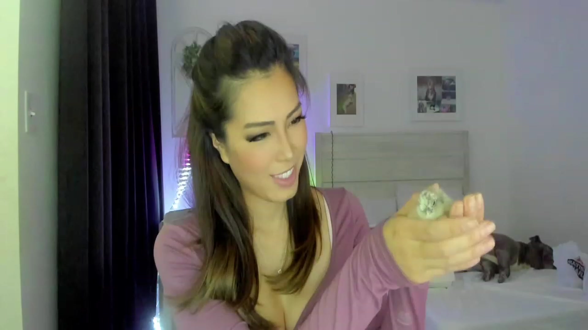 Gallery image thumbnail from Bunni_'s myfreecams stream on, 06/17/2023, 07:14 image 10 of 20