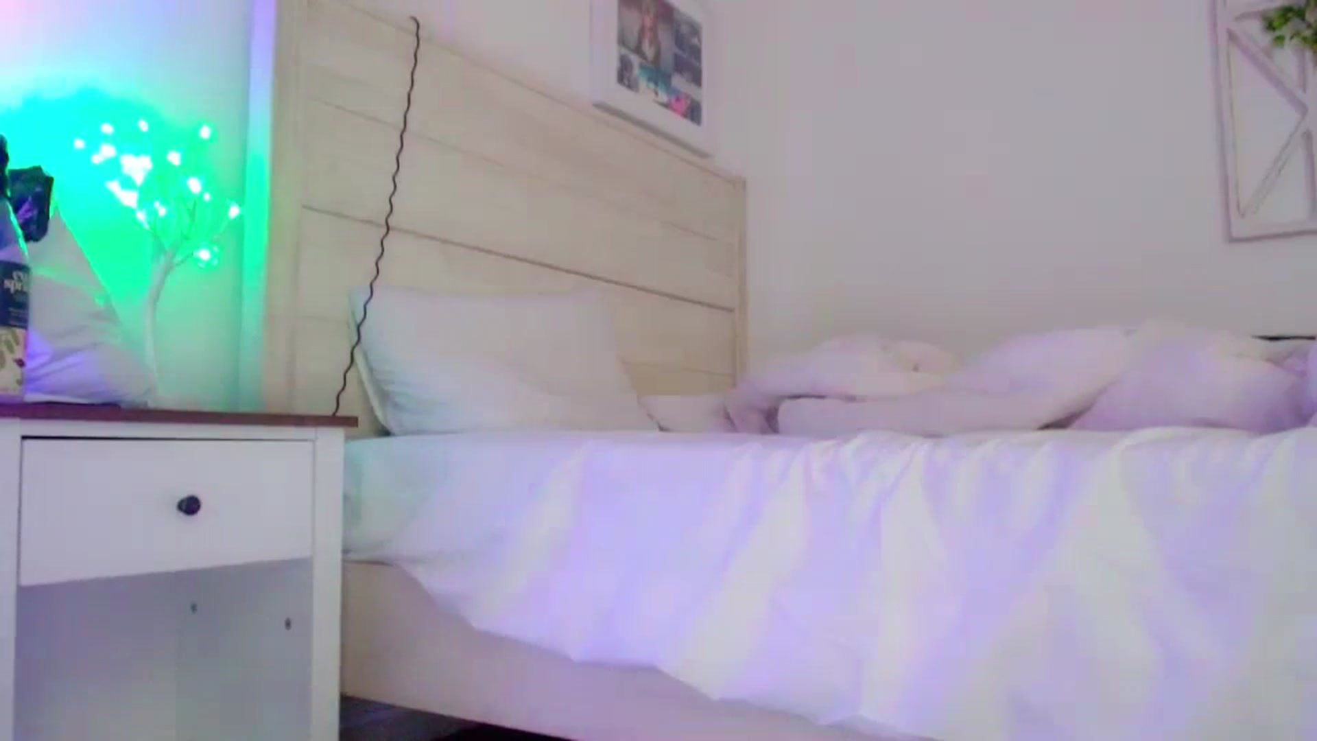 Gallery image thumbnail from Bunni_'s myfreecams stream on, 06/18/2023, 07:08 image 13 of 20