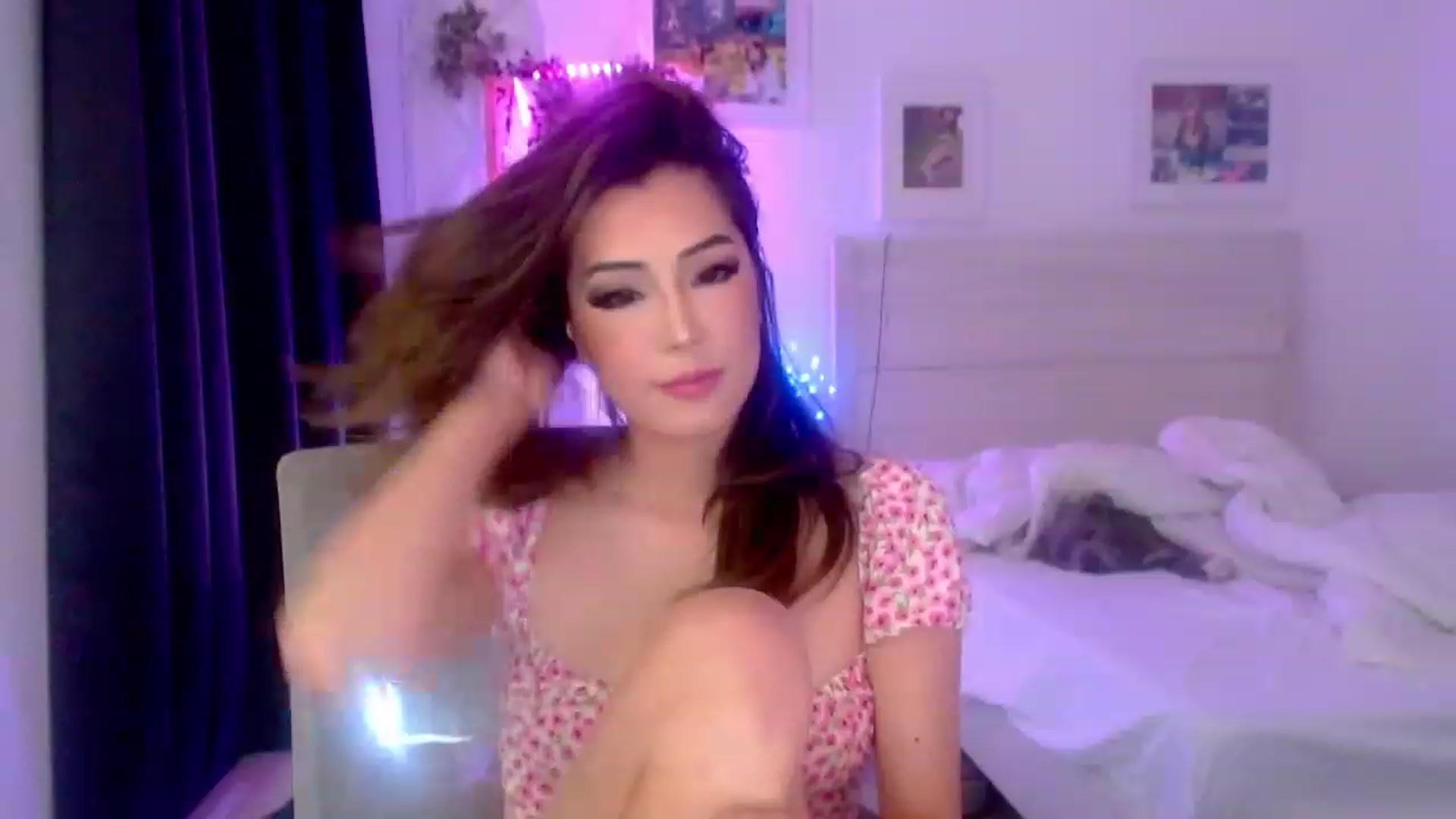 Gallery image thumbnail from Bunni_'s myfreecams stream on, 06/20/2023, 07:43 image 17 of 20