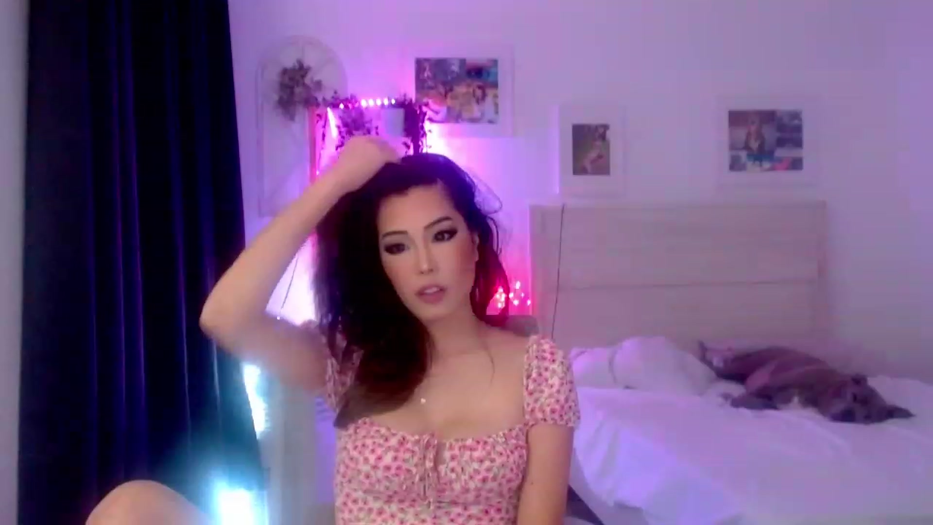 Gallery image thumbnail from Bunni_'s myfreecams stream on, 06/20/2023, 07:43 image 5 of 20
