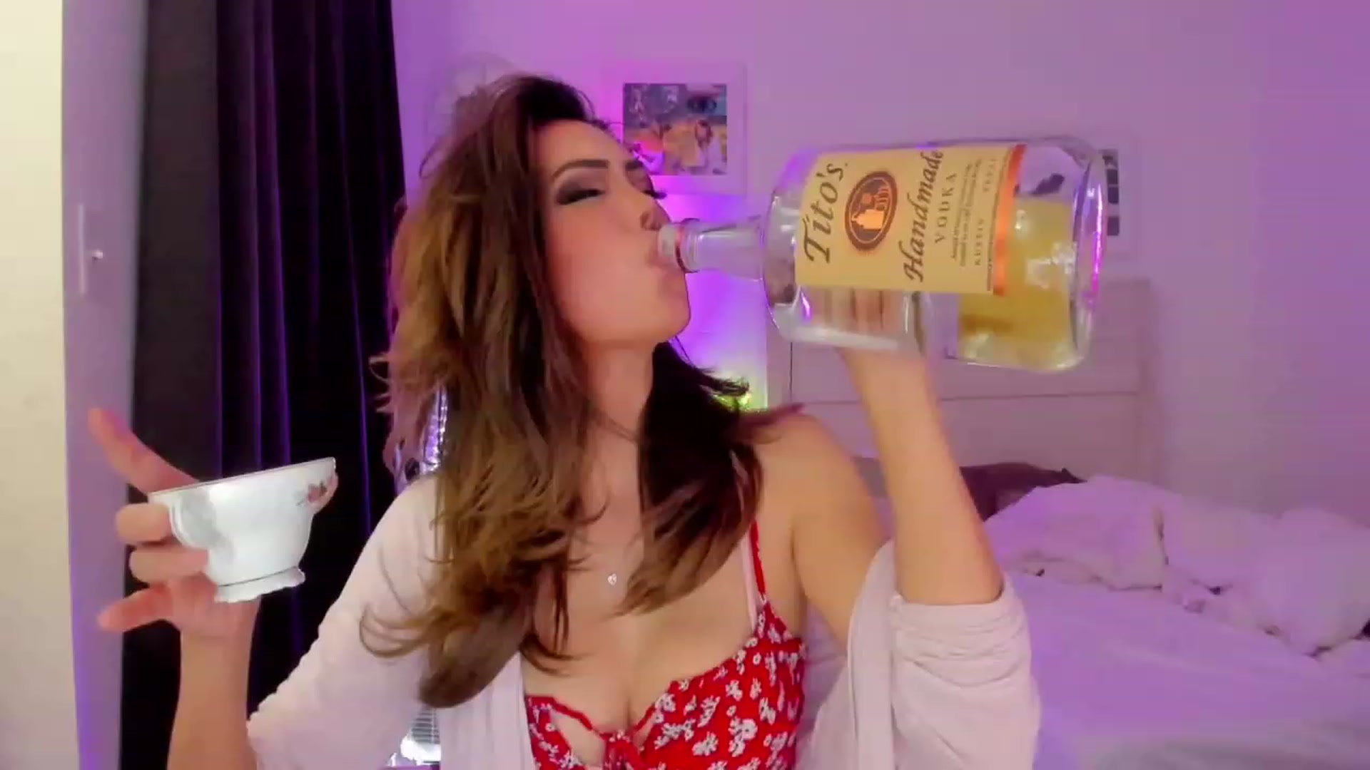 Gallery image thumbnail from Bunni_'s myfreecams stream on, 06/21/2023, 06:30 image 16 of 20