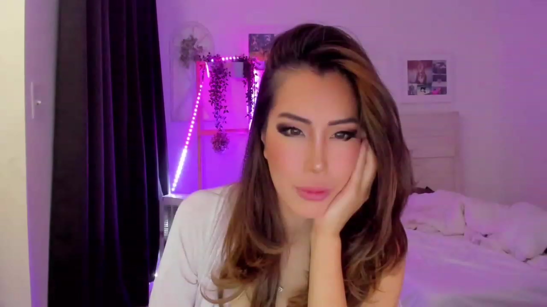 Gallery image thumbnail from Bunni_'s myfreecams stream on, 06/21/2023, 06:30 image 18 of 20