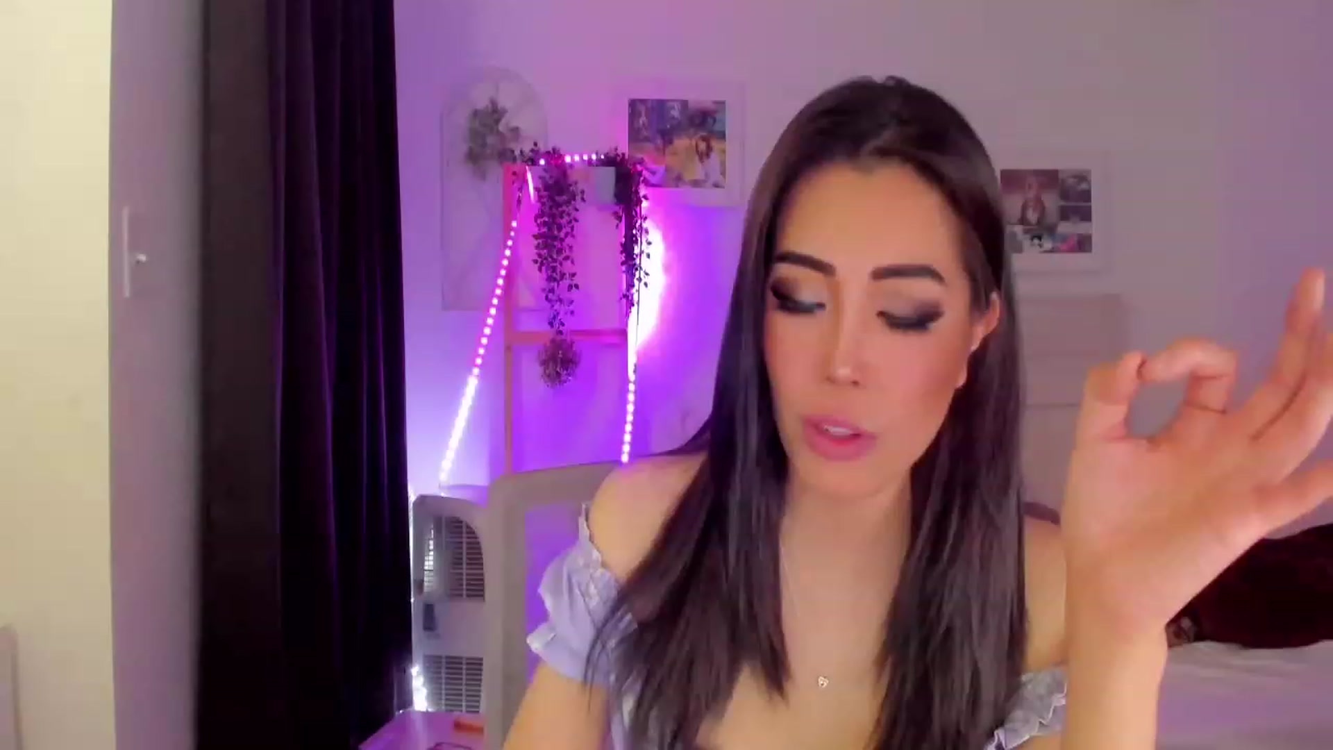 Gallery image thumbnail from Bunni_'s myfreecams stream on, 06/23/2023, 06:36 image 17 of 20
