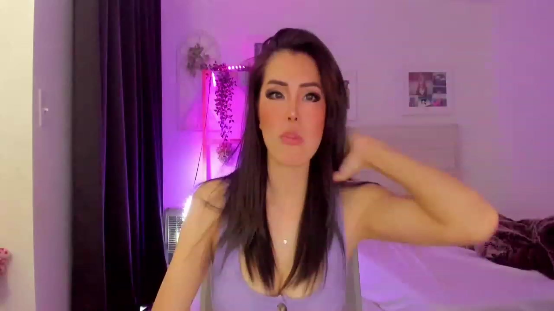 Gallery image thumbnail from Bunni_'s myfreecams stream on, 06/24/2023, 07:19 image 10 of 20