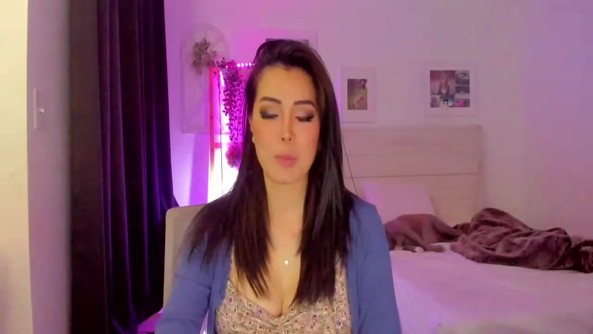 Gallery image thumbnail from Bunni_'s myfreecams stream on, 06/26/2023, 06:24 image 10 of 20