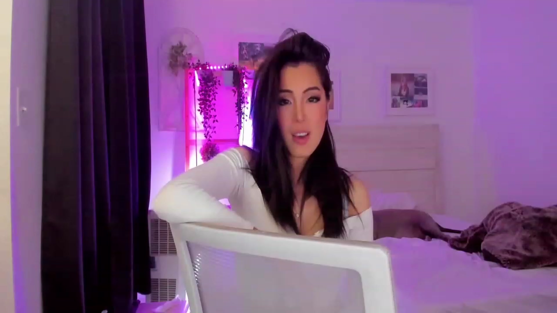 Gallery image thumbnail from Bunni_'s myfreecams stream on, 06/28/2023, 06:30 image 13 of 20