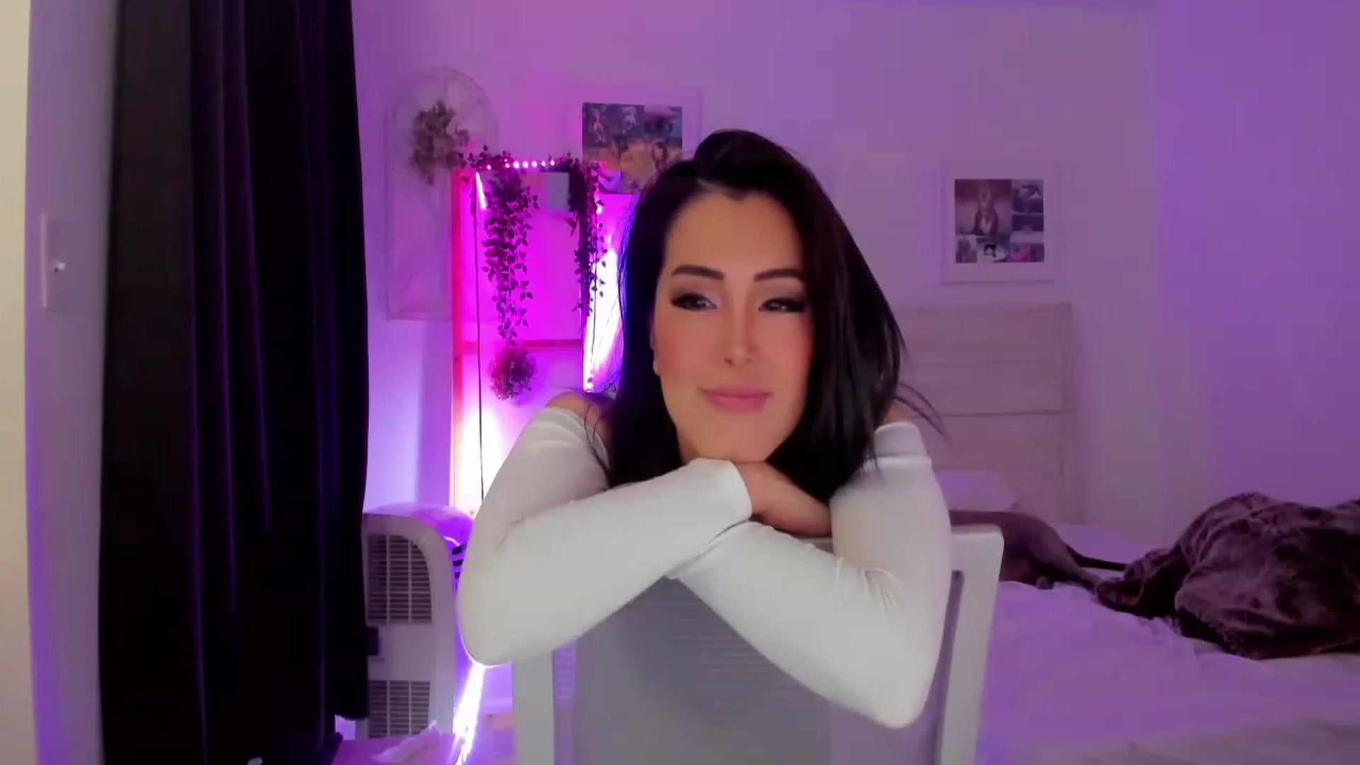 Gallery image thumbnail from Bunni_'s myfreecams stream on, 06/28/2023, 06:30 image 12 of 20