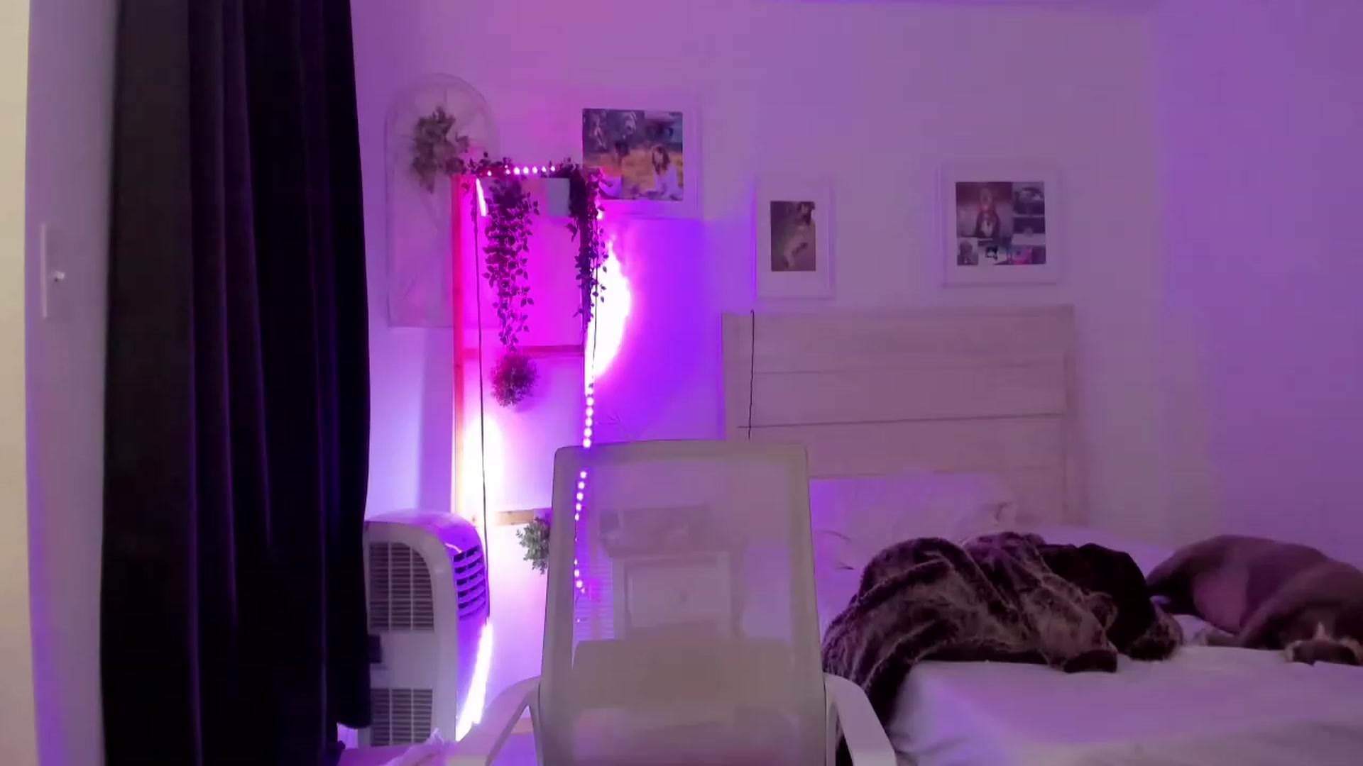 Gallery image thumbnail from Bunni_'s myfreecams stream on, 06/28/2023, 06:30 image 1 of 20