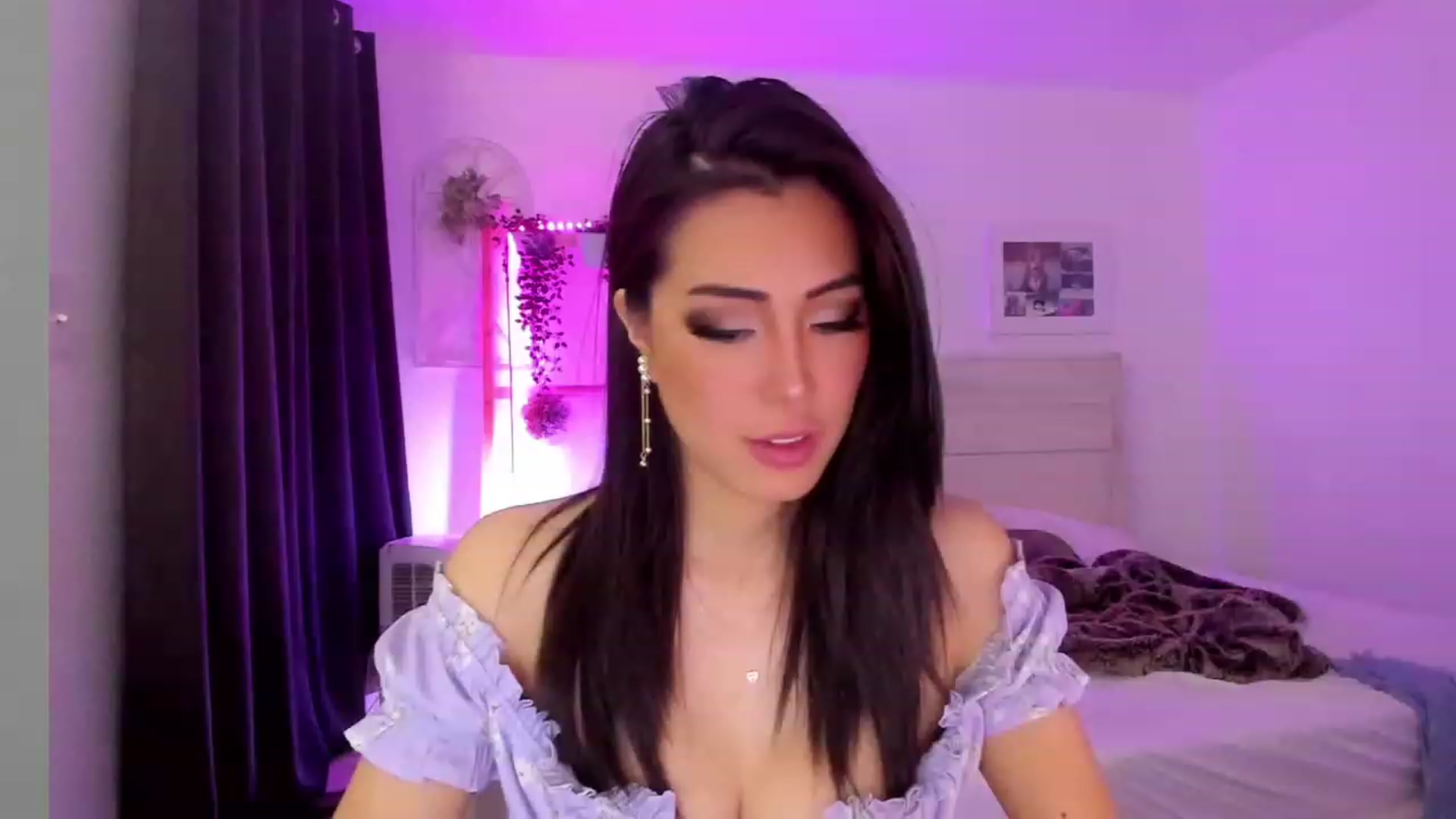 Gallery image thumbnail from Bunni_'s myfreecams stream on, 06/29/2023, 06:36 image 17 of 20