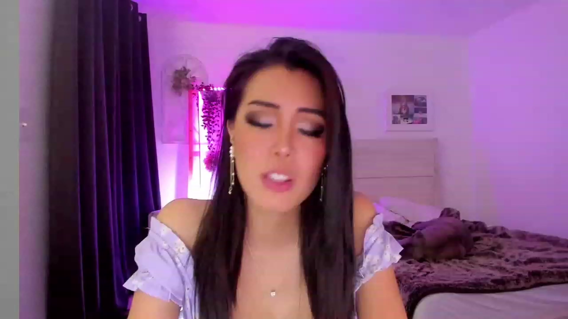 Gallery image thumbnail from Bunni_'s myfreecams stream on, 06/29/2023, 06:56 image 5 of 20