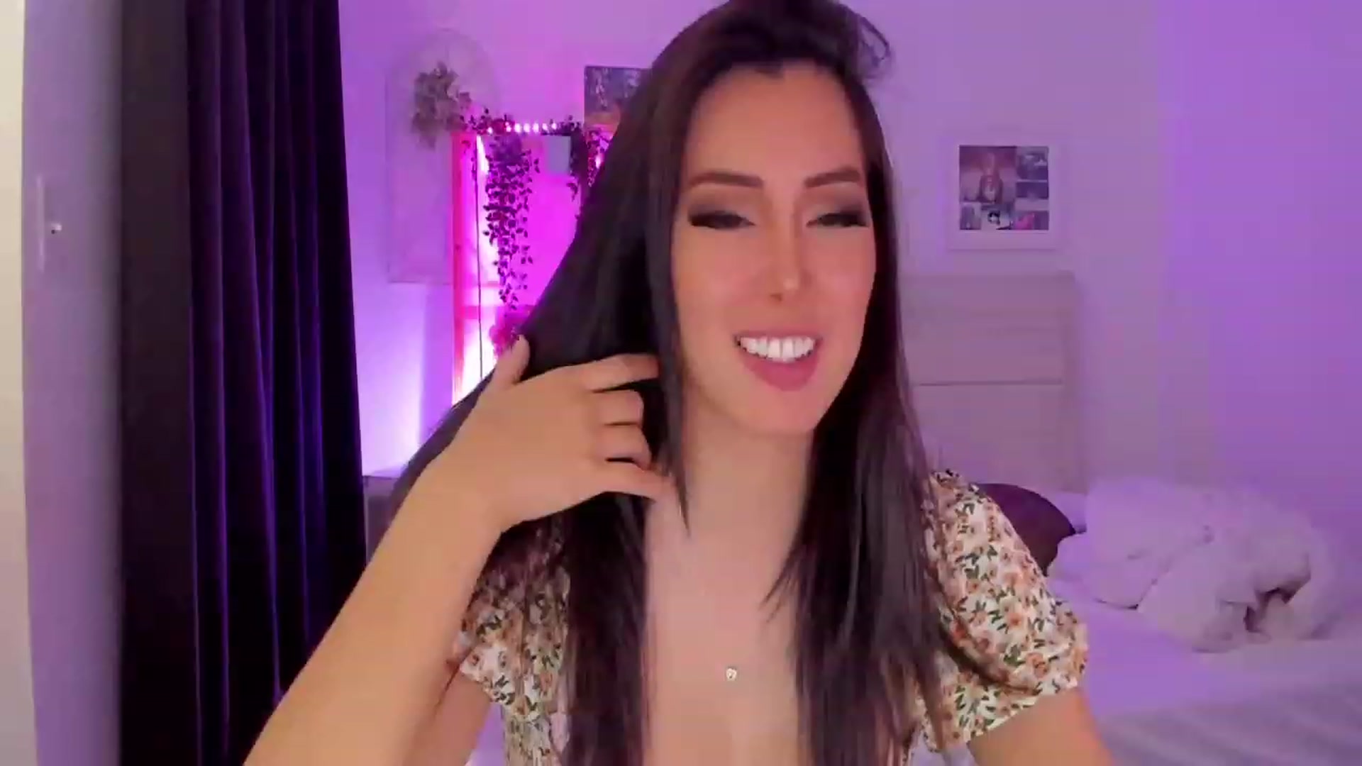 Gallery image thumbnail from Bunni_'s myfreecams stream on, 06/30/2023, 07:08 image 16 of 20