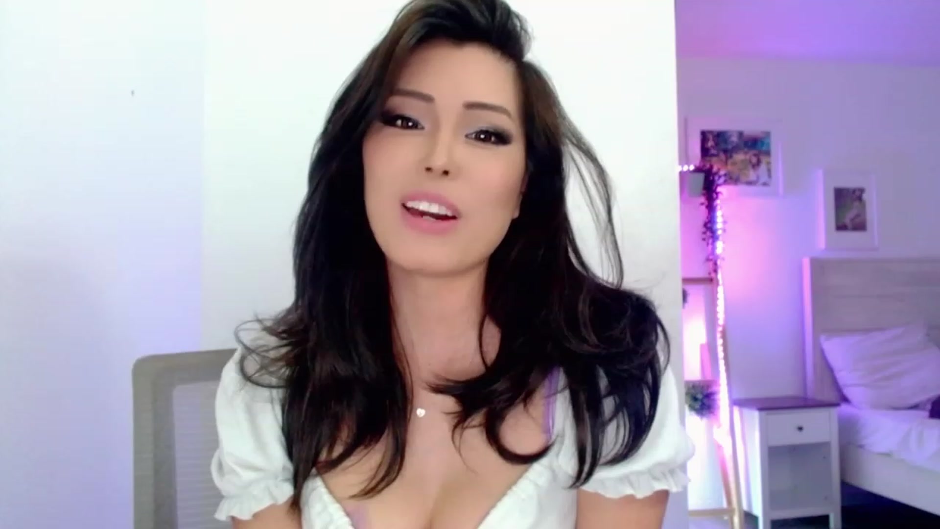 Gallery image thumbnail from Bunni_'s myfreecams stream on, 07/08/2023, 07:35 image 13 of 20