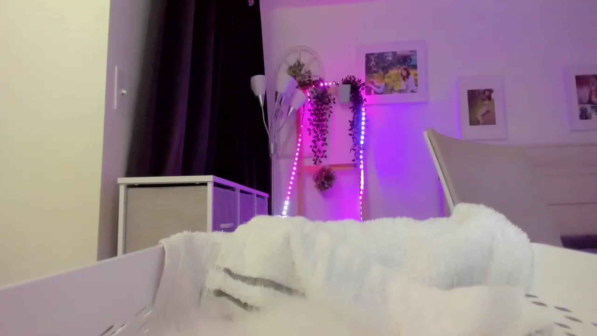 Gallery image thumbnail from Bunni_'s myfreecams stream on, 07/26/2023, 06:25 image 7 of 20