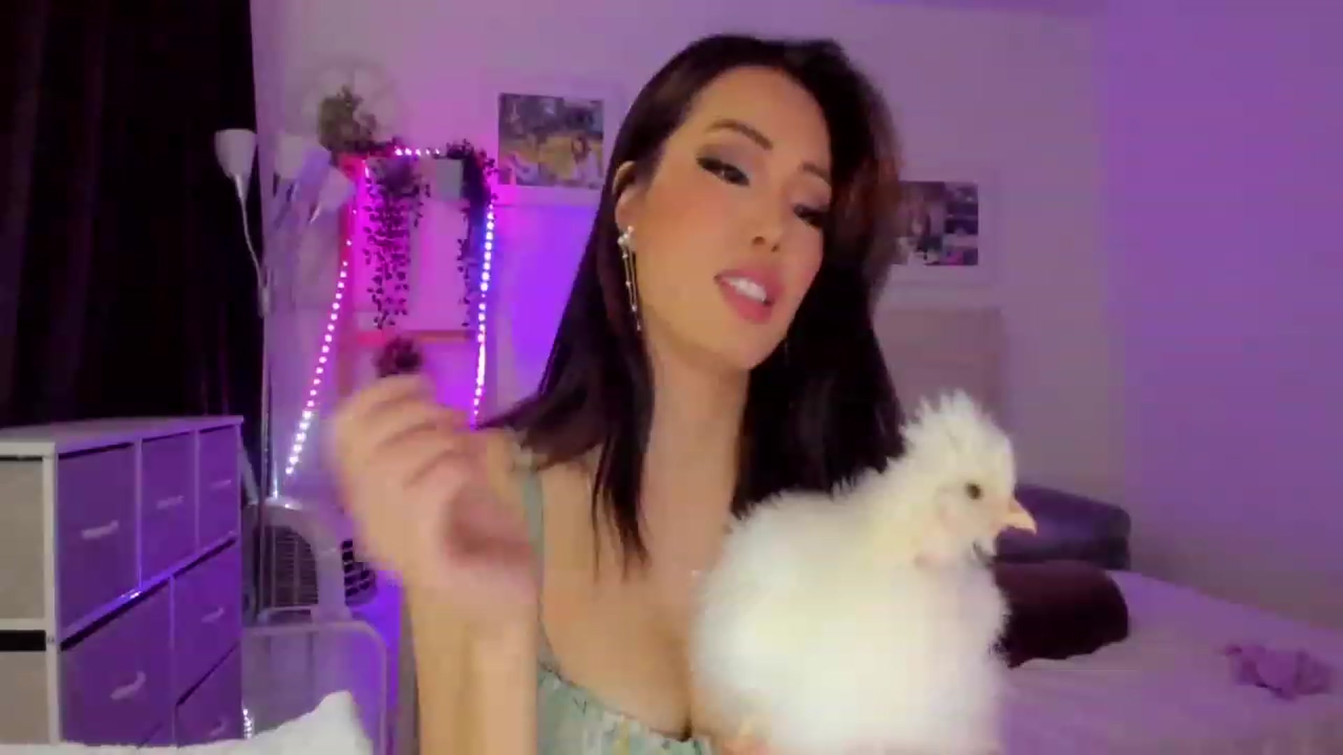 Gallery image thumbnail from Bunni_'s myfreecams stream on, 07/26/2023, 06:25 image 12 of 20