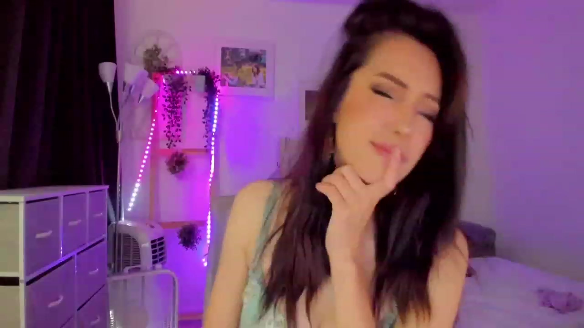 Gallery image thumbnail from Bunni_'s myfreecams stream on, 07/26/2023, 07:10 image 13 of 20