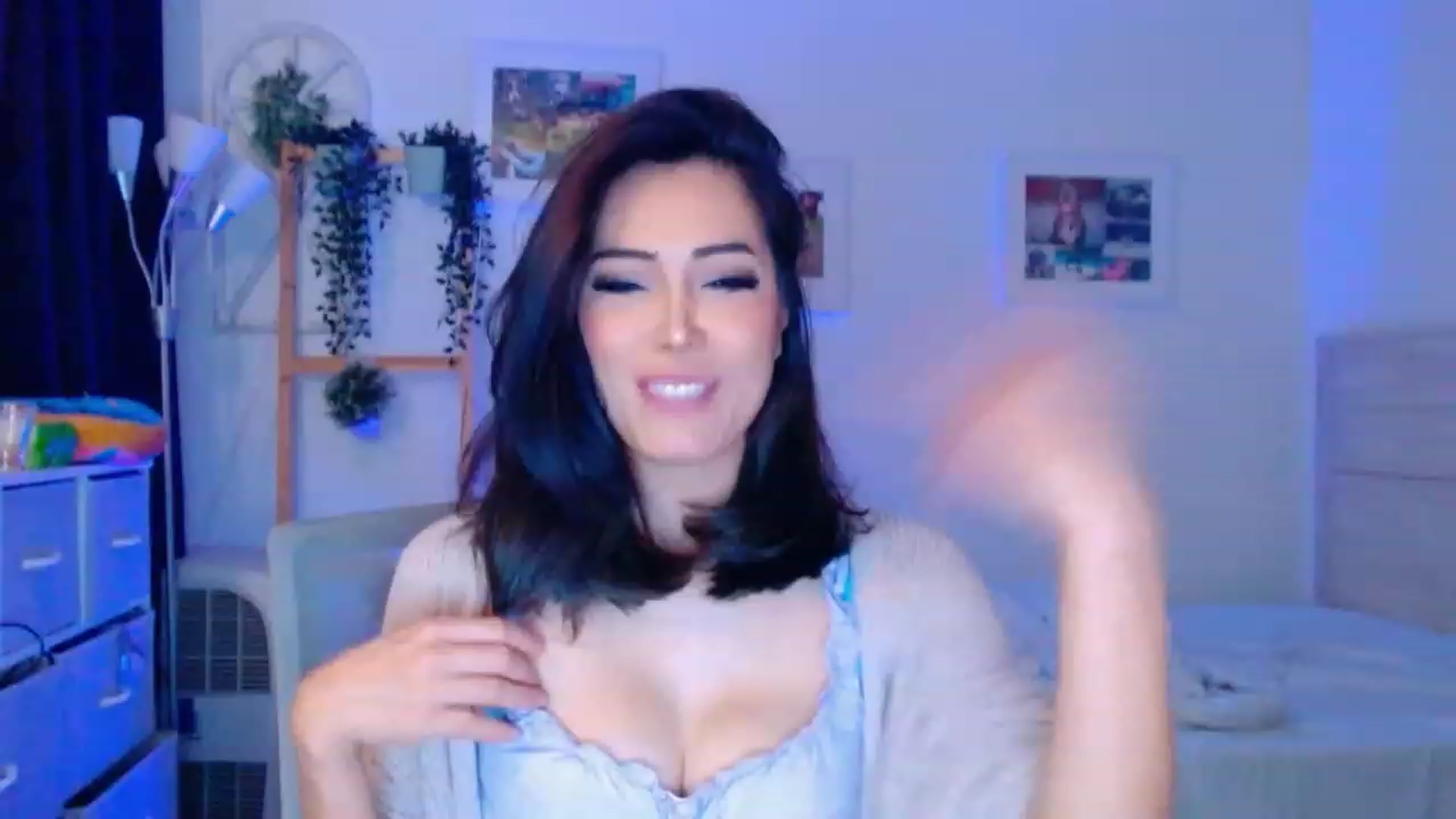 Gallery image thumbnail from Bunni_'s myfreecams stream on, 08/04/2023, 06:35 image 15 of 20
