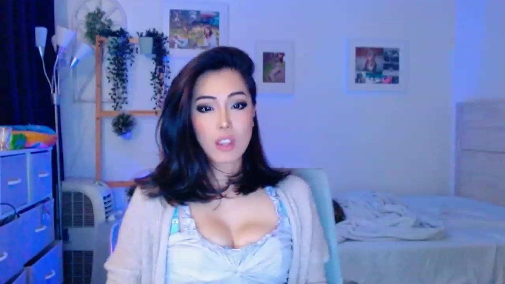 Gallery image thumbnail from Bunni_'s myfreecams stream on, 08/04/2023, 06:35 image 5 of 20