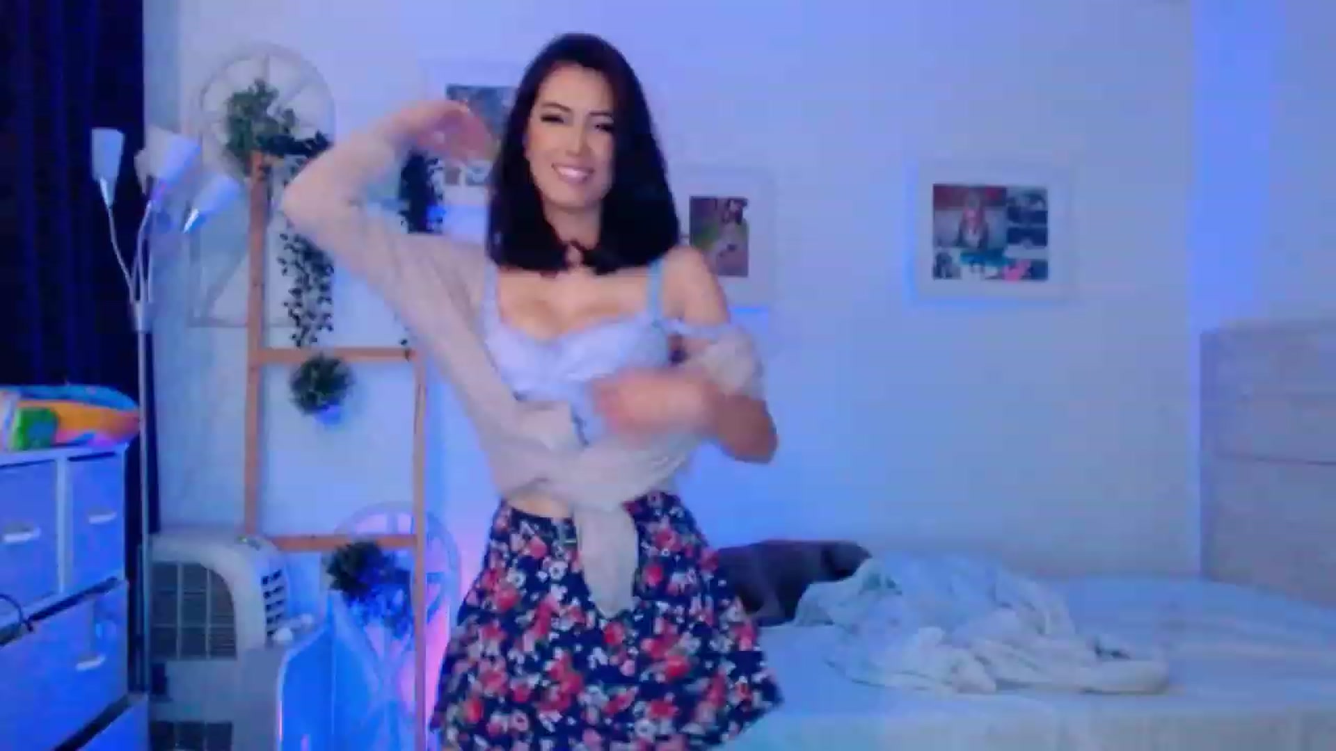 Gallery image thumbnail from Bunni_'s myfreecams stream on, 08/04/2023, 06:35 image 19 of 20