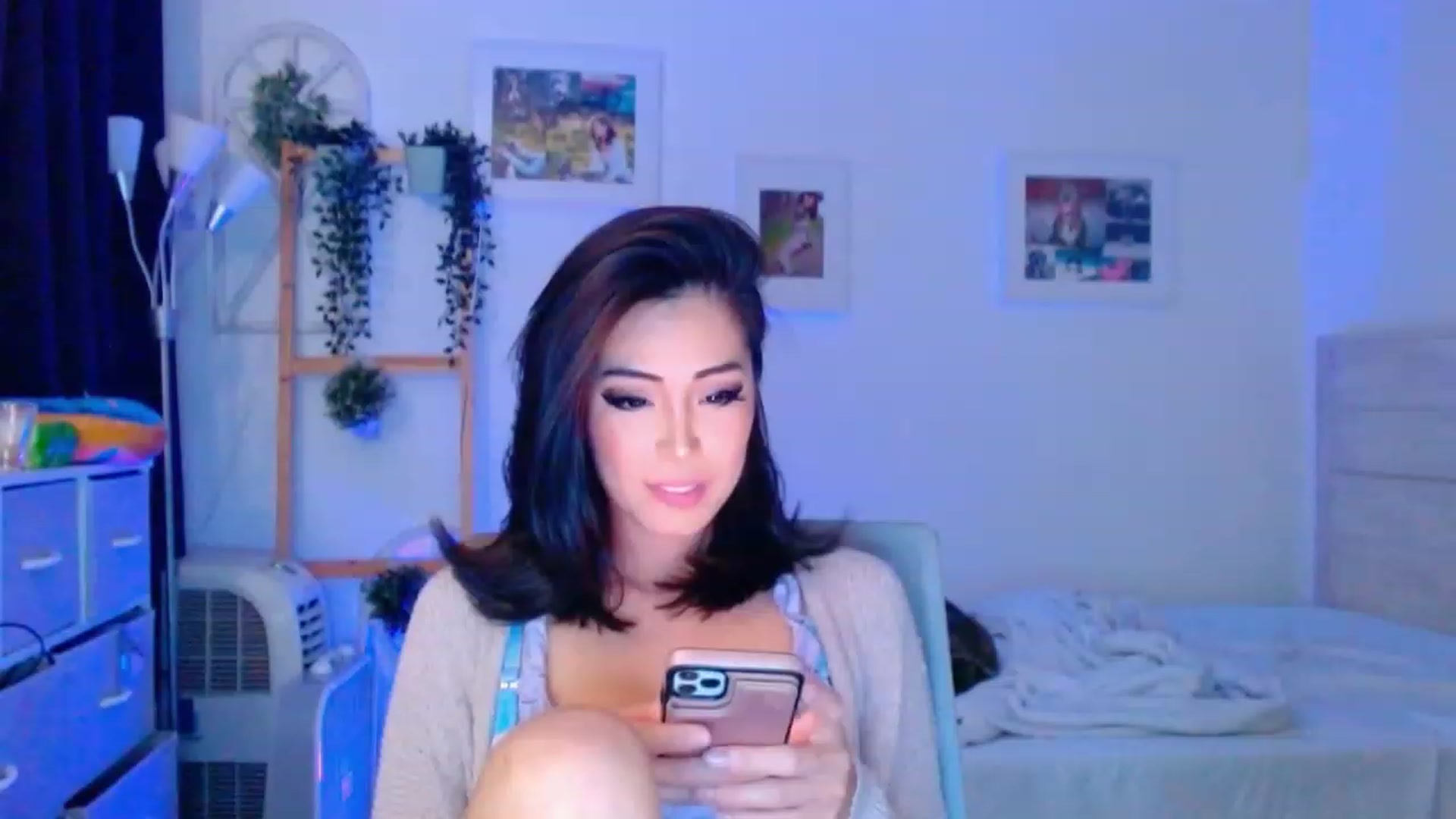 Gallery image thumbnail from Bunni_'s myfreecams stream on, 08/04/2023, 06:35 image 6 of 20