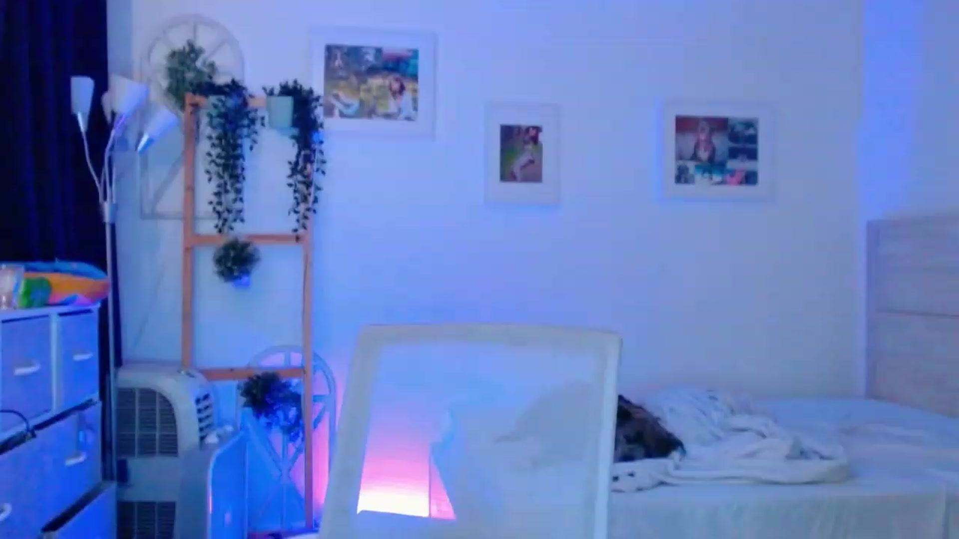 Gallery image thumbnail from Bunni_'s myfreecams stream on, 08/04/2023, 06:35 image 10 of 20