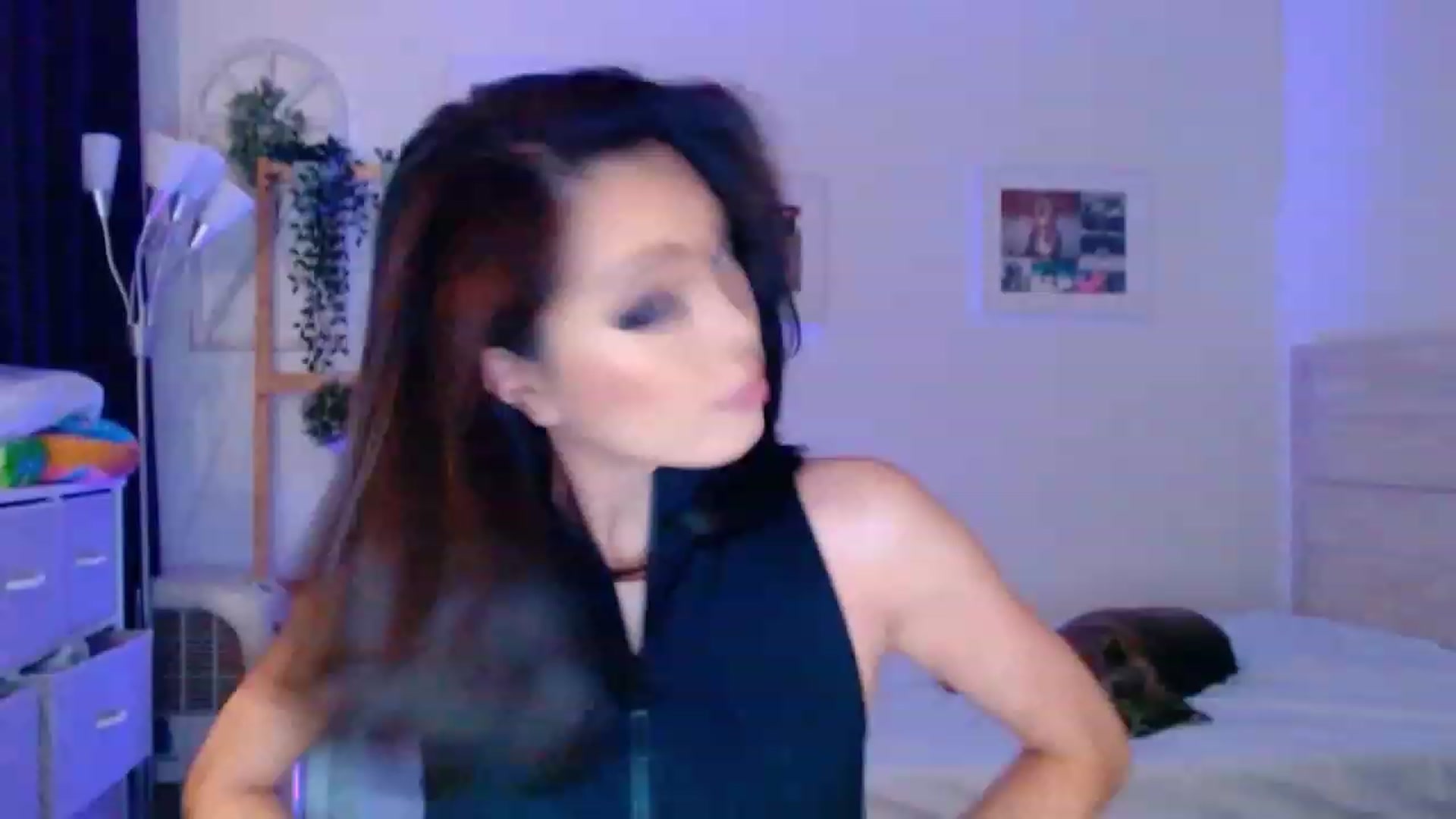 Gallery image thumbnail from Bunni_'s myfreecams stream on, 08/05/2023, 06:57 image 4 of 20