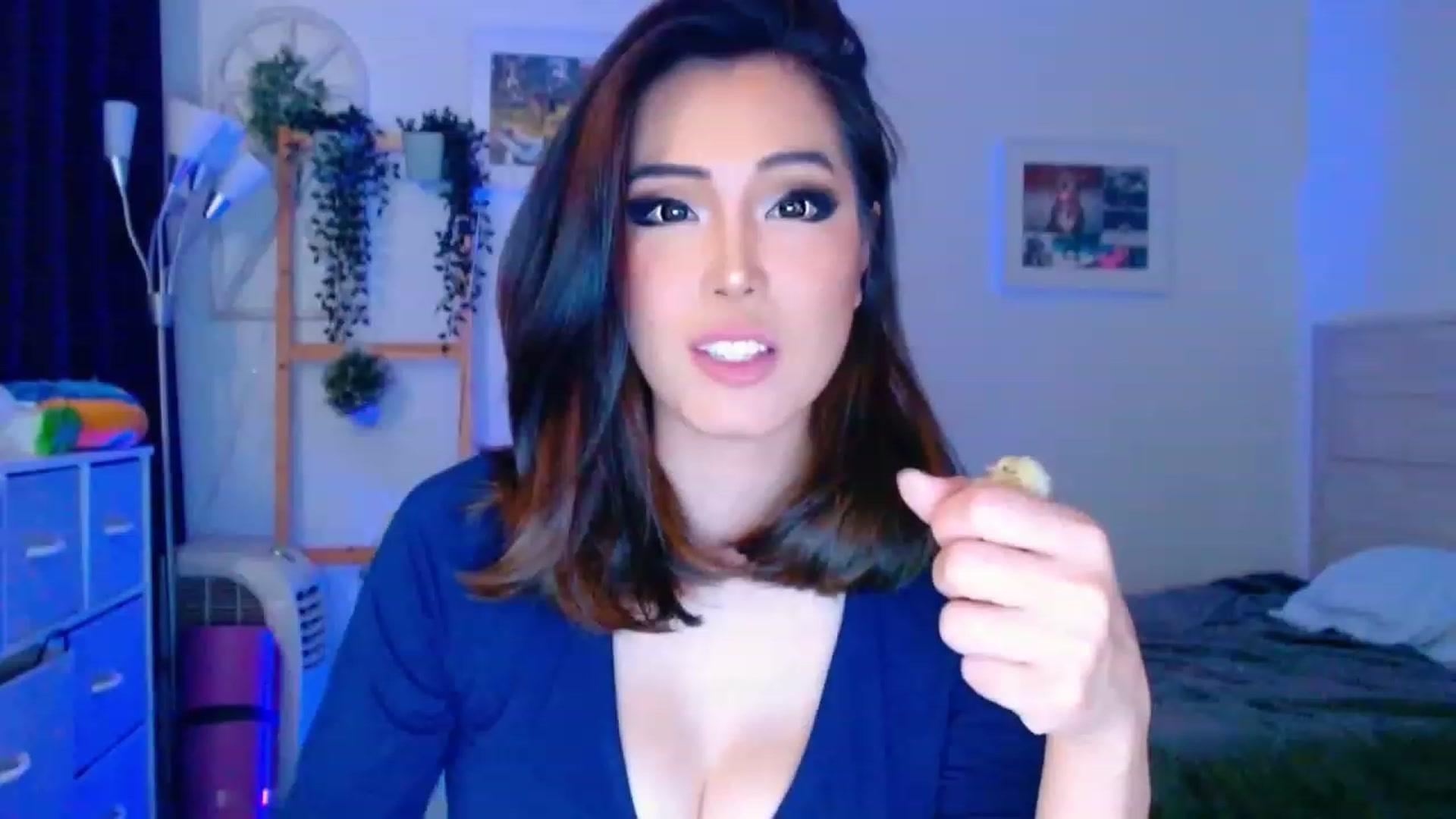Gallery image thumbnail from Bunni_'s myfreecams stream on, 08/08/2023, 06:17 image 6 of 20