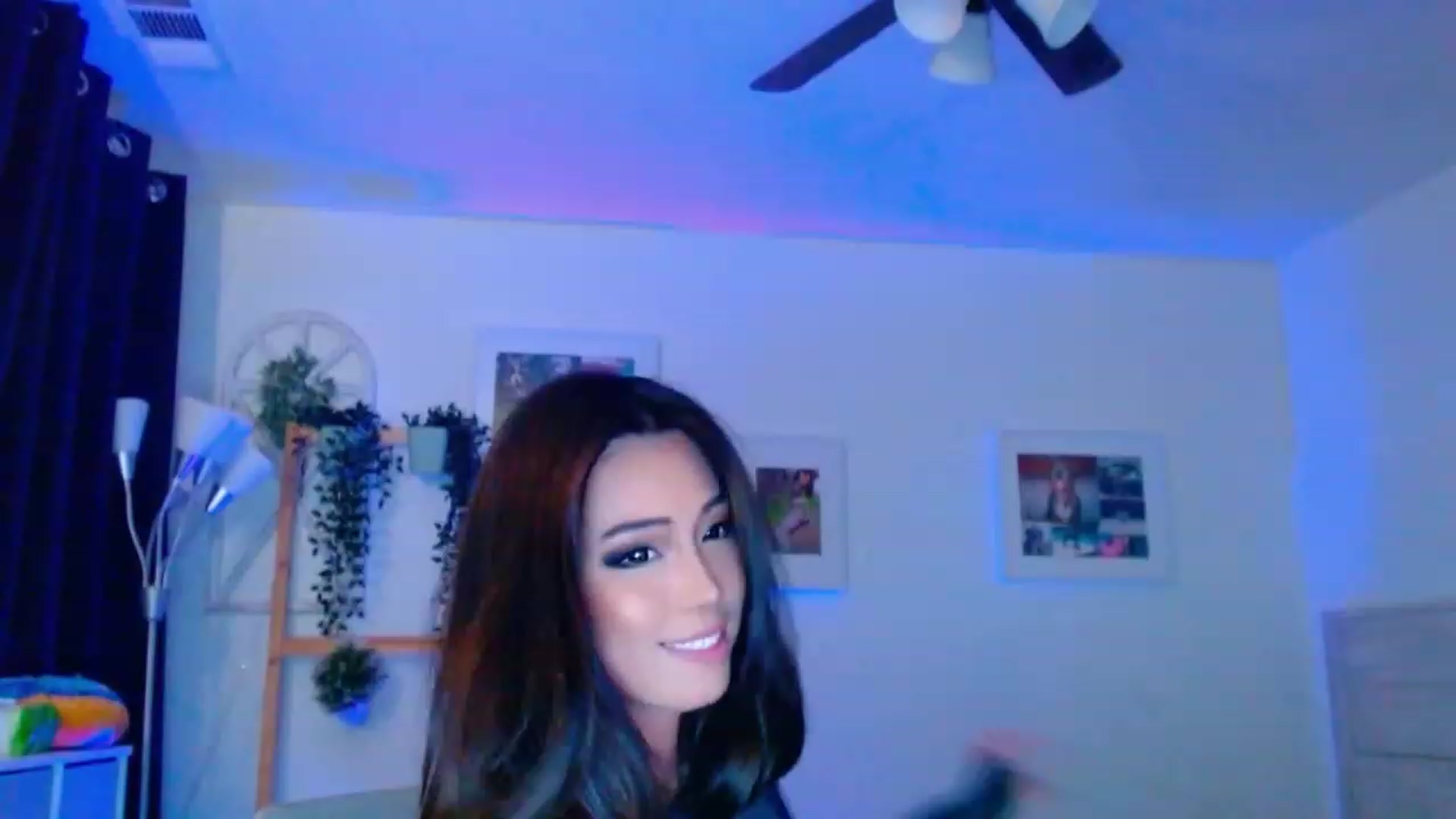 Gallery image thumbnail from Bunni_'s myfreecams stream on, 08/08/2023, 06:17 image 17 of 20