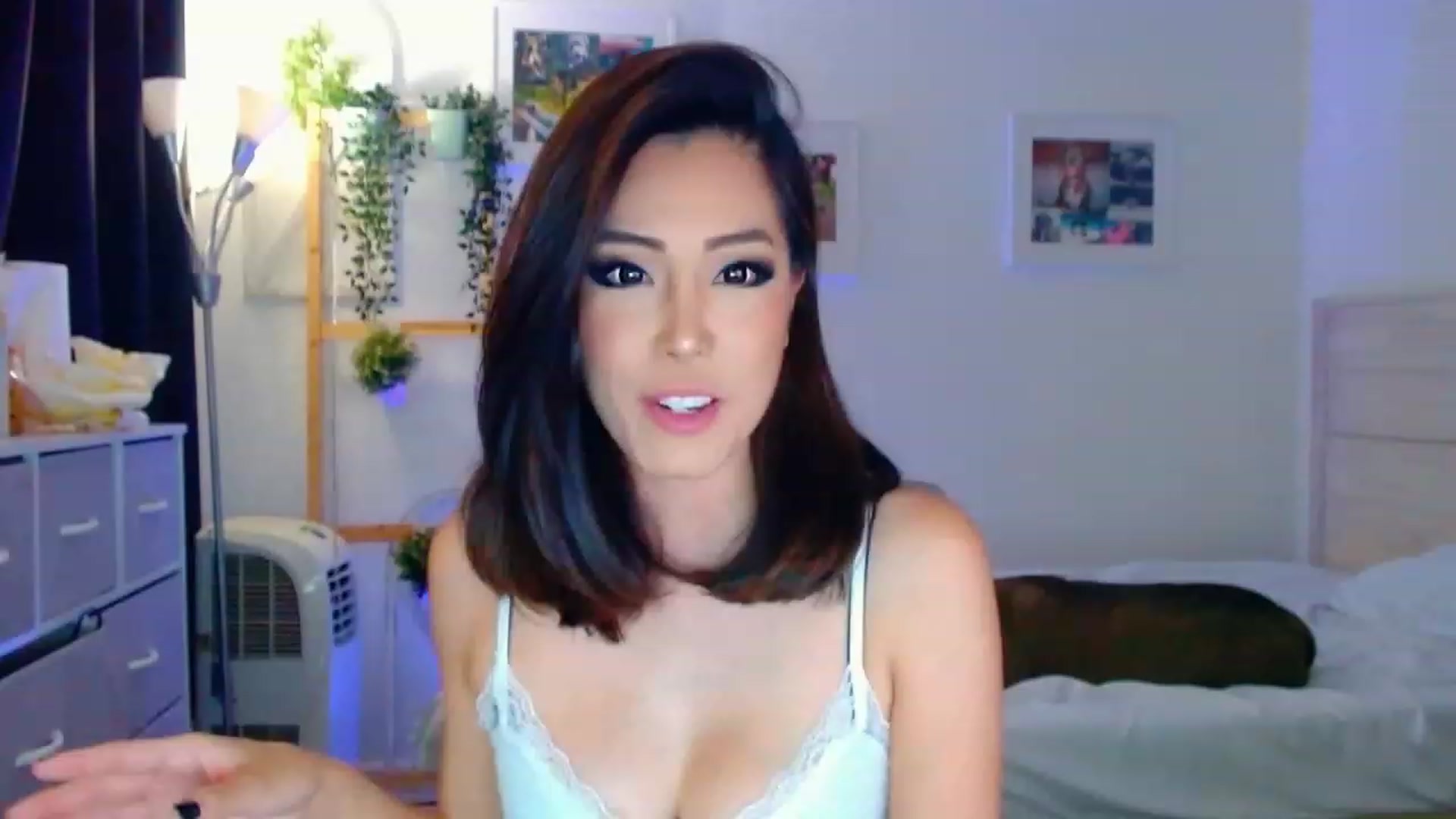 Gallery image thumbnail from Bunni_'s myfreecams stream on, 08/09/2023, 05:57 image 8 of 20